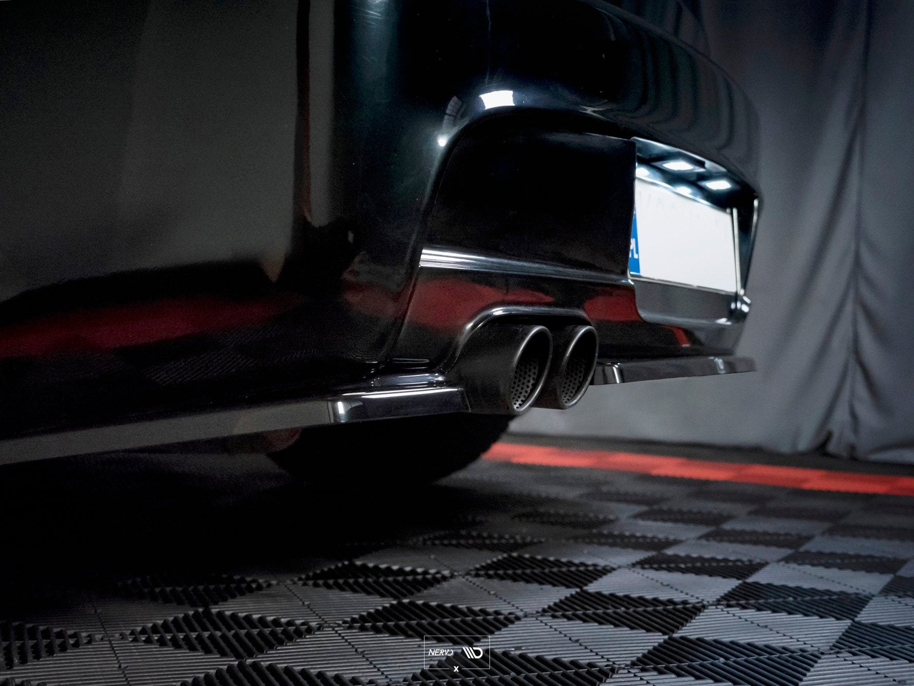 Mittlerer Diffusor Heck Ansatz für BMW 1er E81/ E87 M Paket FACELIFT  schwarz matt