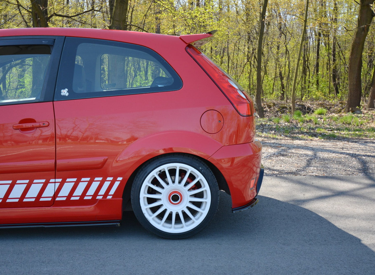 Heck Ansatz Flaps Diffusor für Ford Fiesta ST Mk6 Carbon Look