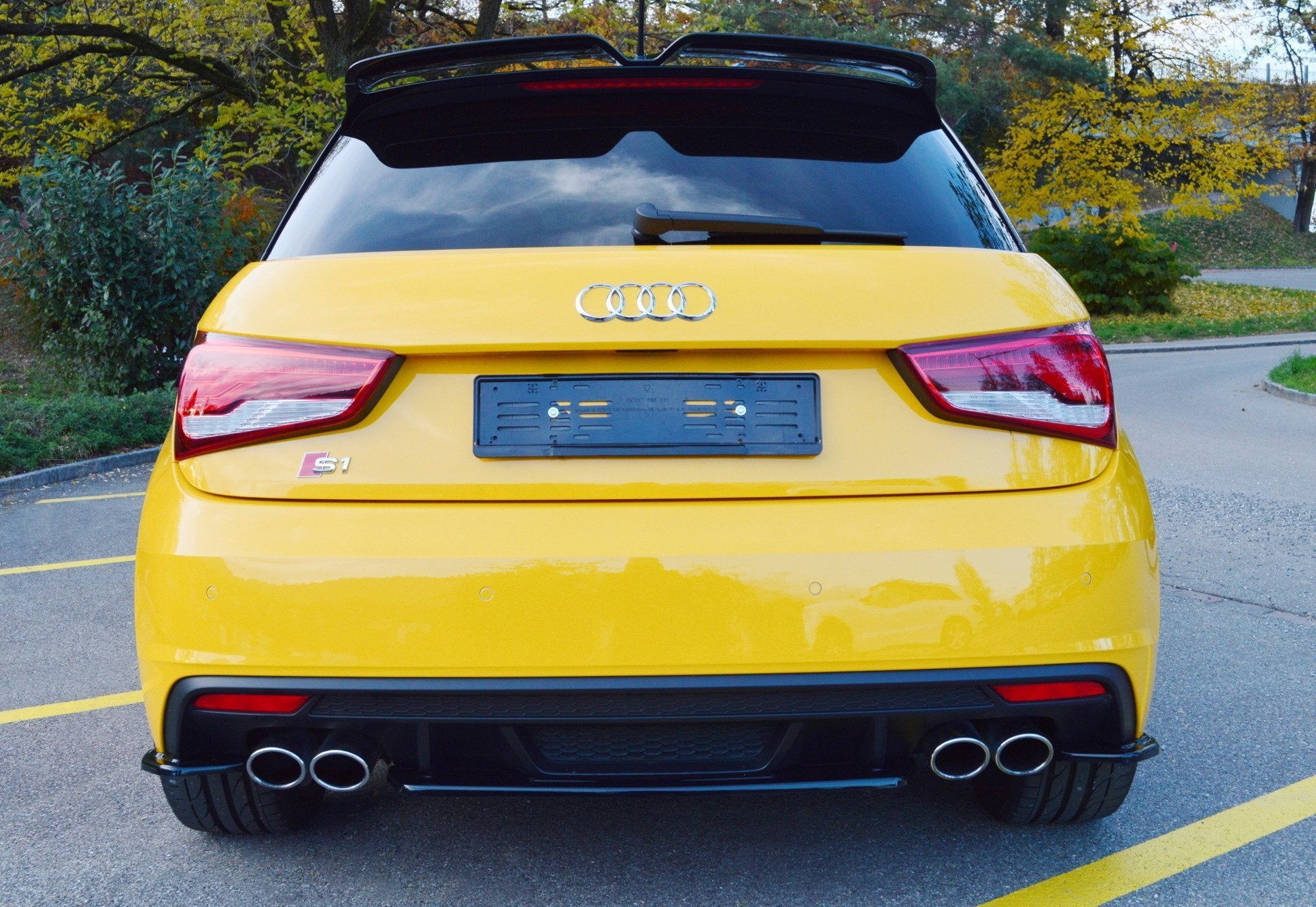 Heck Ansatz Flaps Diffusor für Audi S1 8X Carbon Look