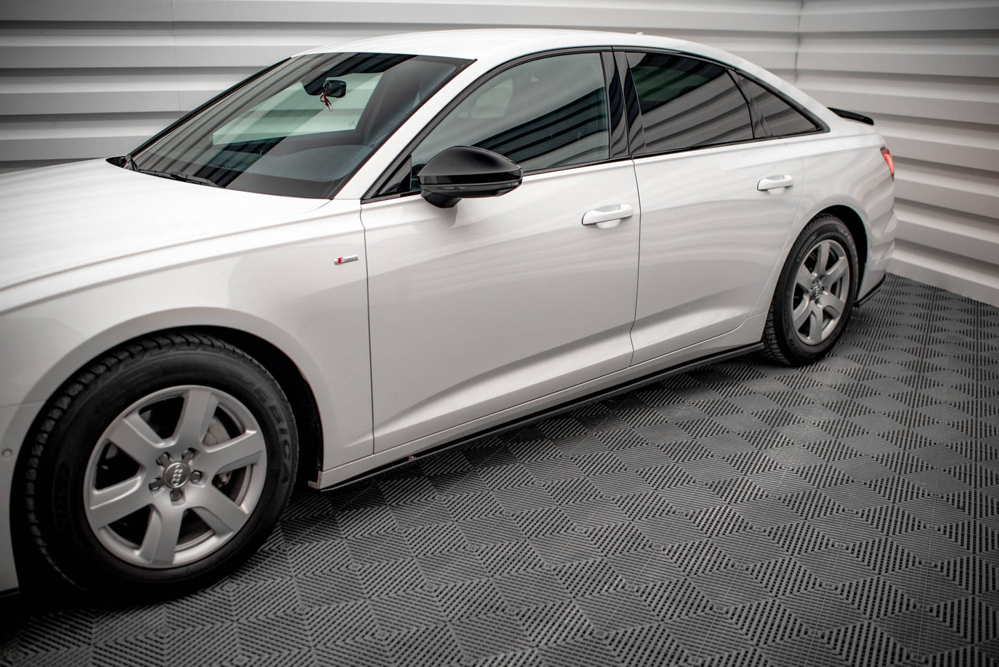 Seitenschweller Ansatz für Audi A6 C8 Carbon Look