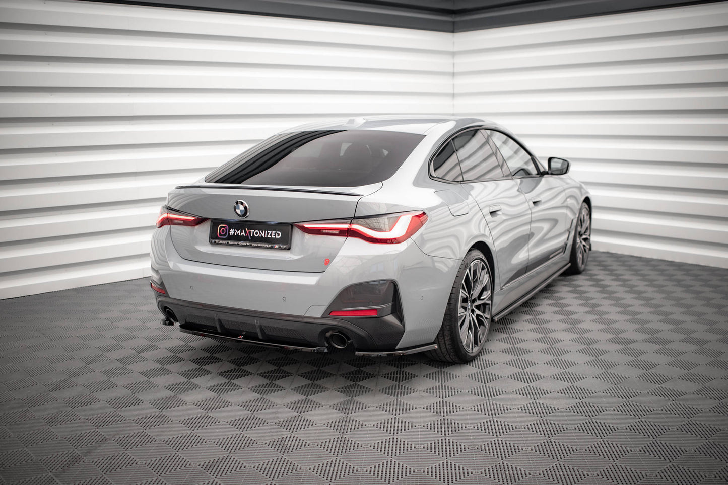 Heck Ansatz Flaps Diffusor V.1 für BMW 4er Gran Coupe M-Paket G26 Carbon Look