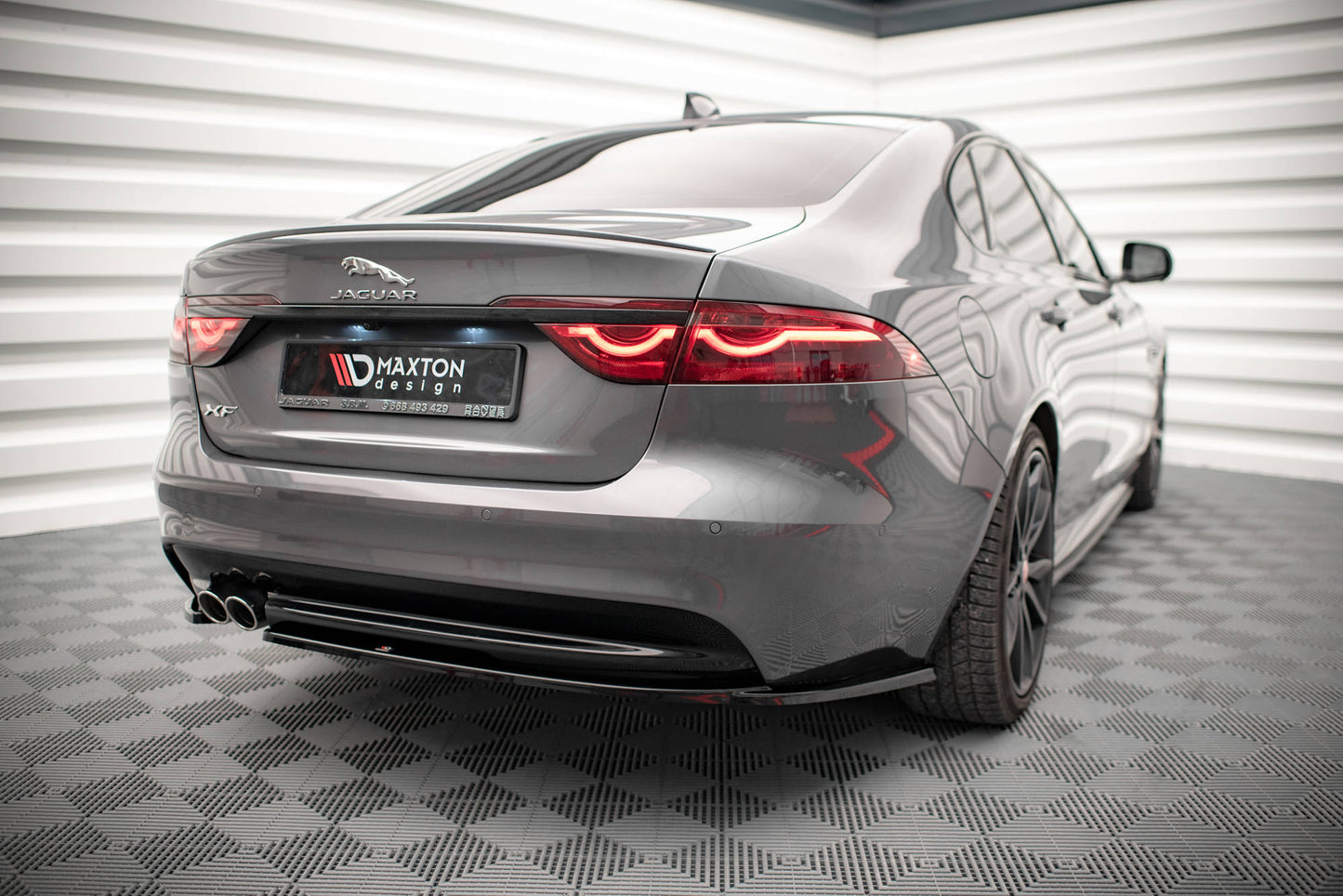 Heck Ansatz Flaps Diffusor für Jaguar XF R-Sport Mk2 schwarz matt
