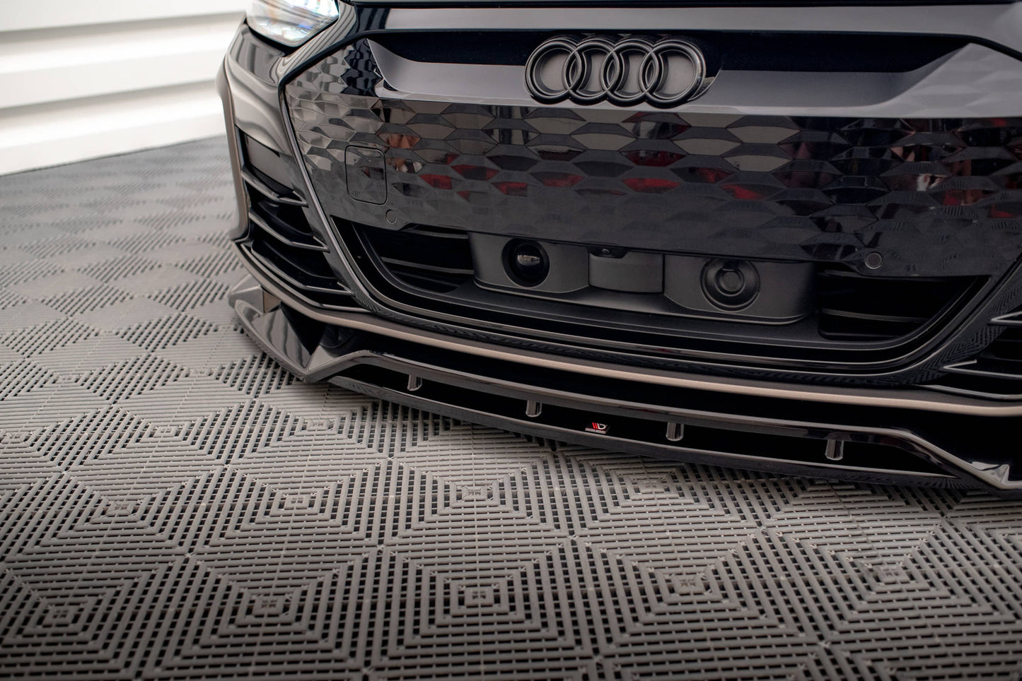 Front Ansatz V.2 für Audi e-Tron GT / RS GT Mk1 schwarz Hochglanz