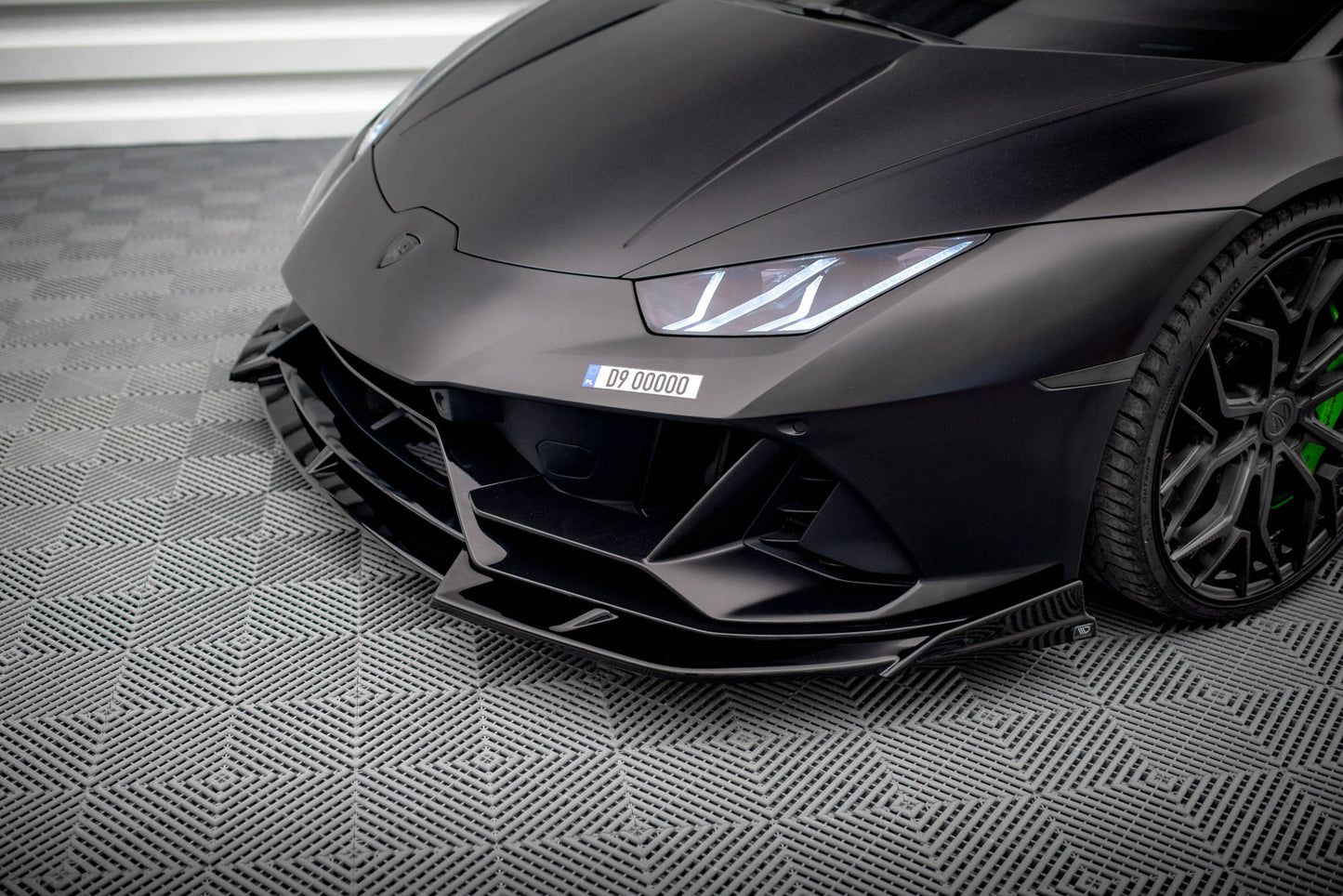 Front Ansatz für Lamborghini Huracan EVO schwarz matt