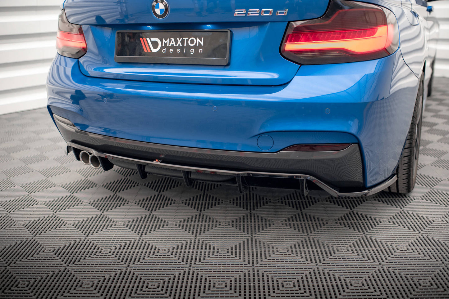 Mittlerer Diffusor Heck Ansatz DTM Look für BMW 2 M-Paket F22 schwarz matt
