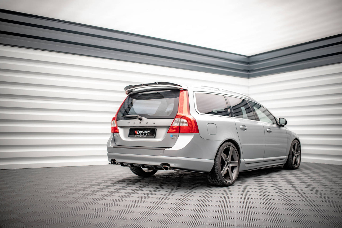 Diffusor Heck Ansatz für Volvo V70 Mk3 Carbon Look