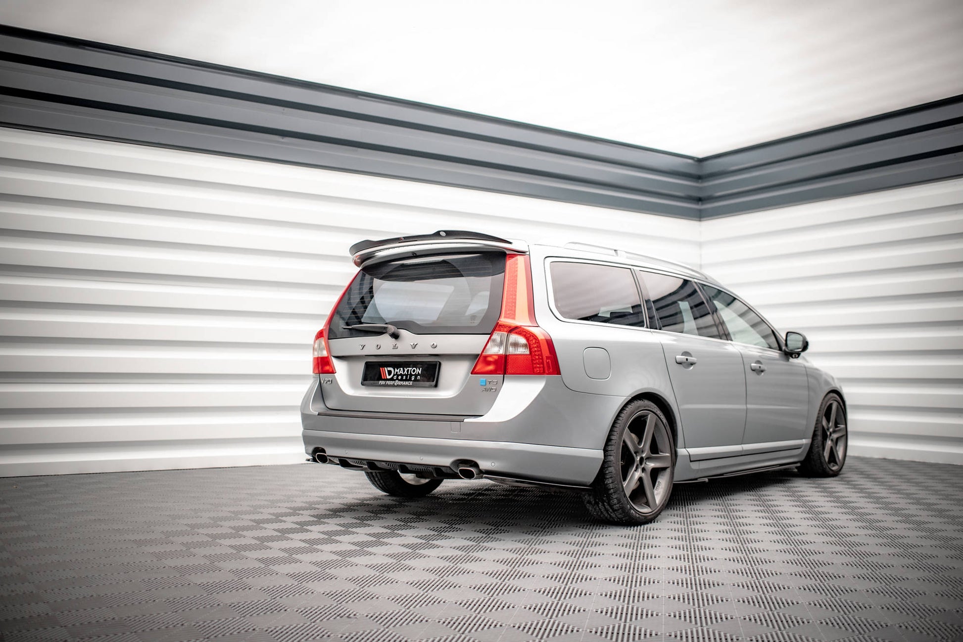 Diffusor Heck Ansatz für Volvo V70 Mk3 Carbon Look
