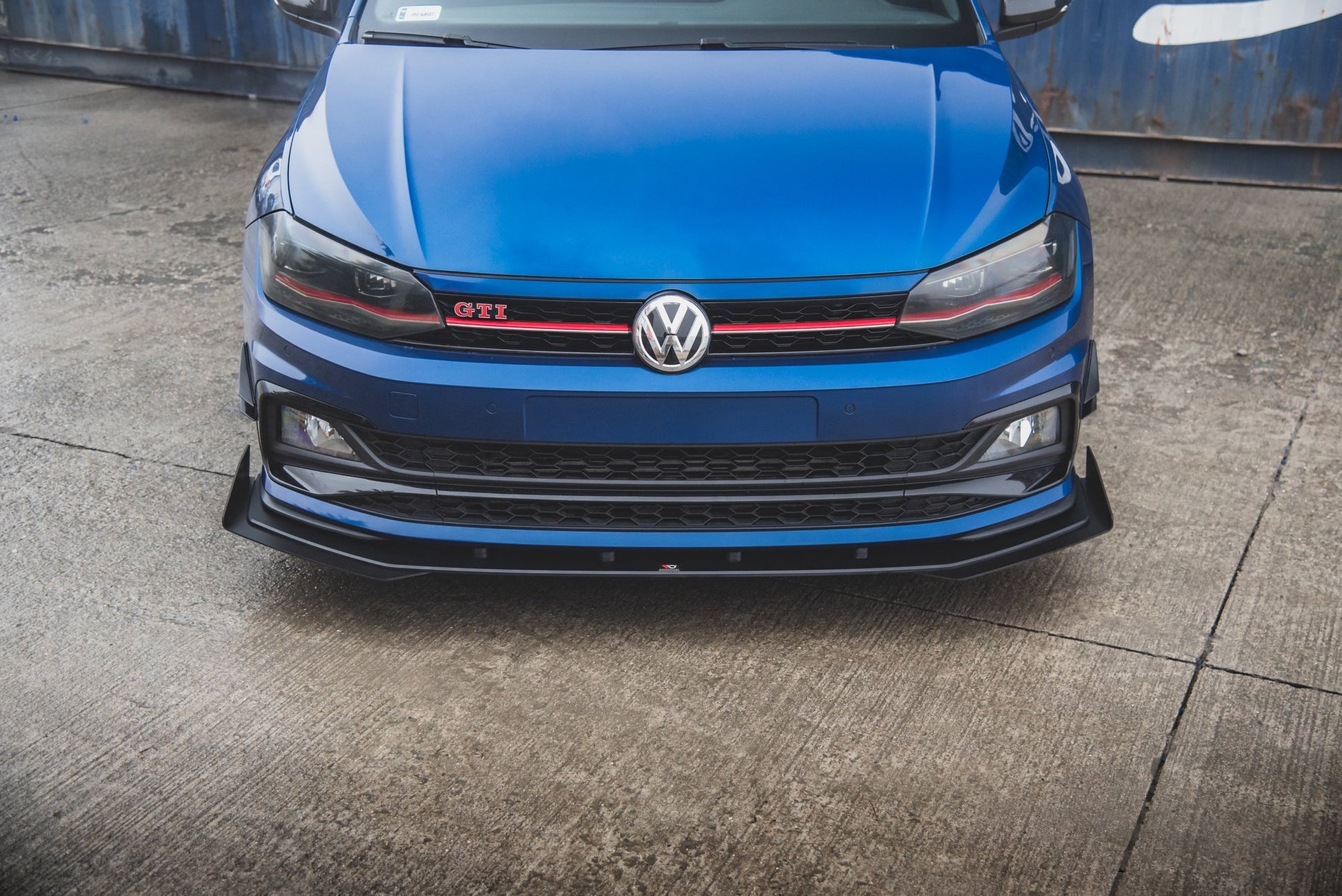 Robuste Racing Front Ansatz für passend +Flaps für Volkswagen Polo GTI Mk6 schwarz Hochglanz