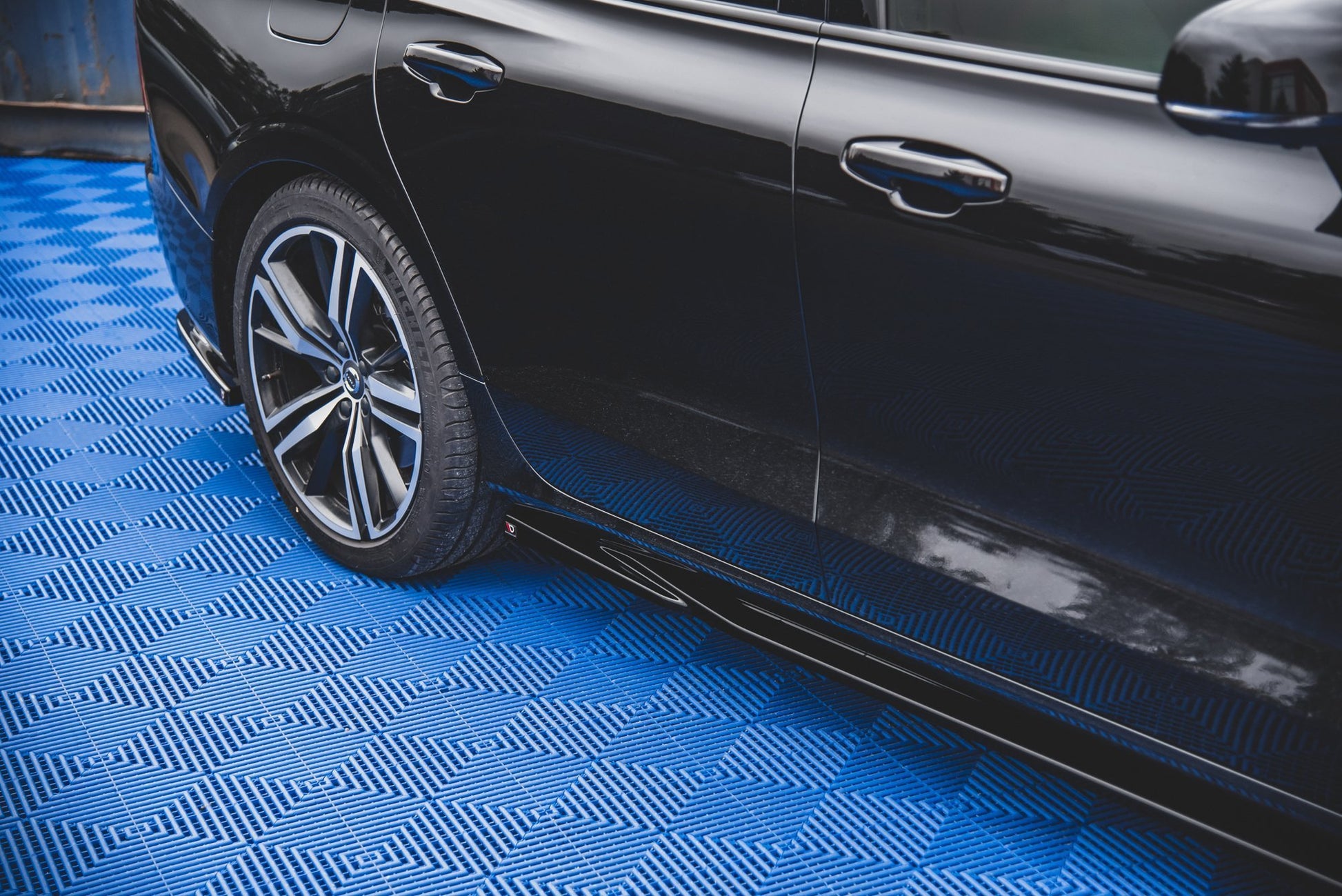 Seitenschweller Ansatz für V.1 für Volvo S60/V60 R-Design Mk3 schwarz Hochglanz