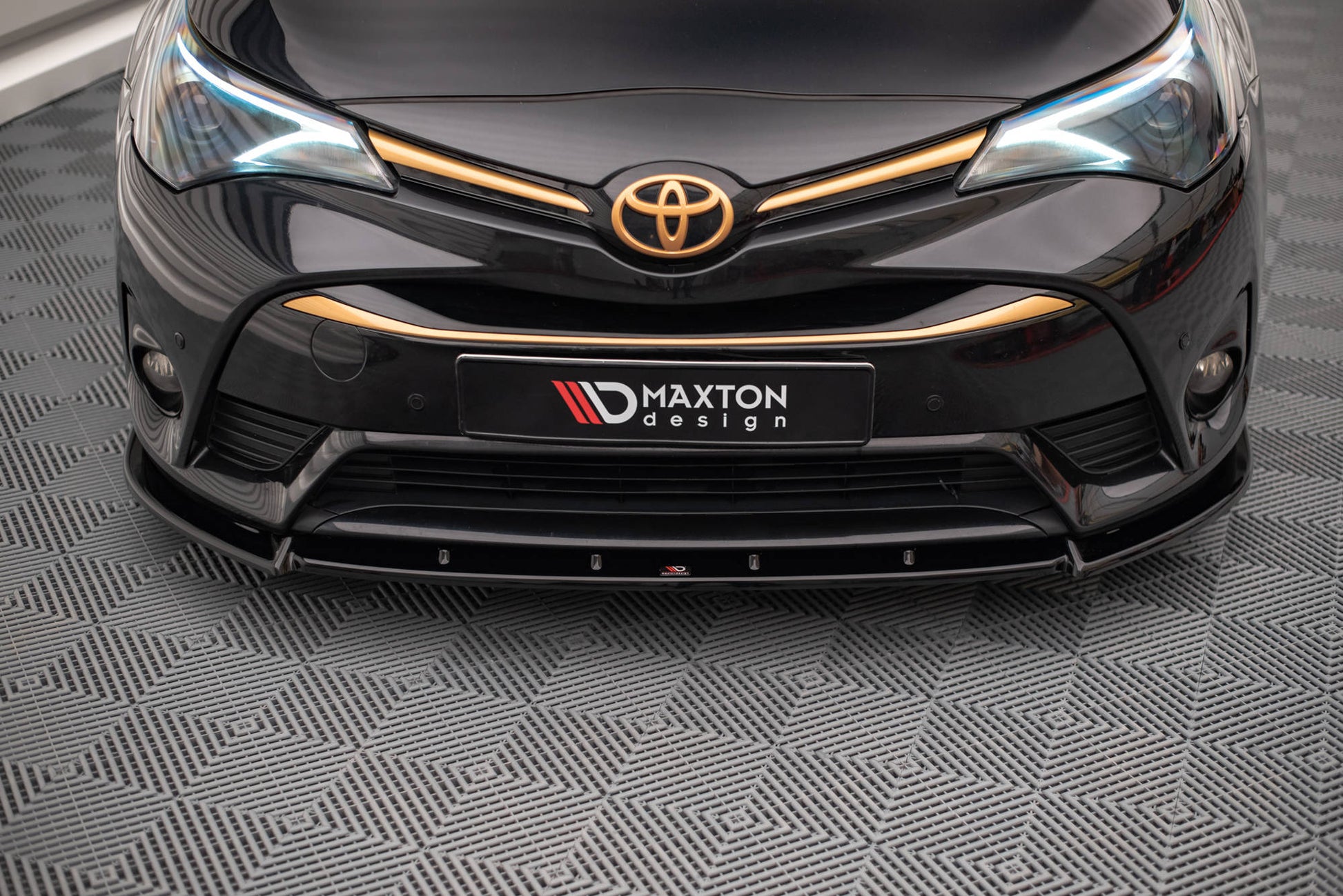 Front Ansatz V.1 für Toyota Avensis Mk3 Facelift Carbon Look