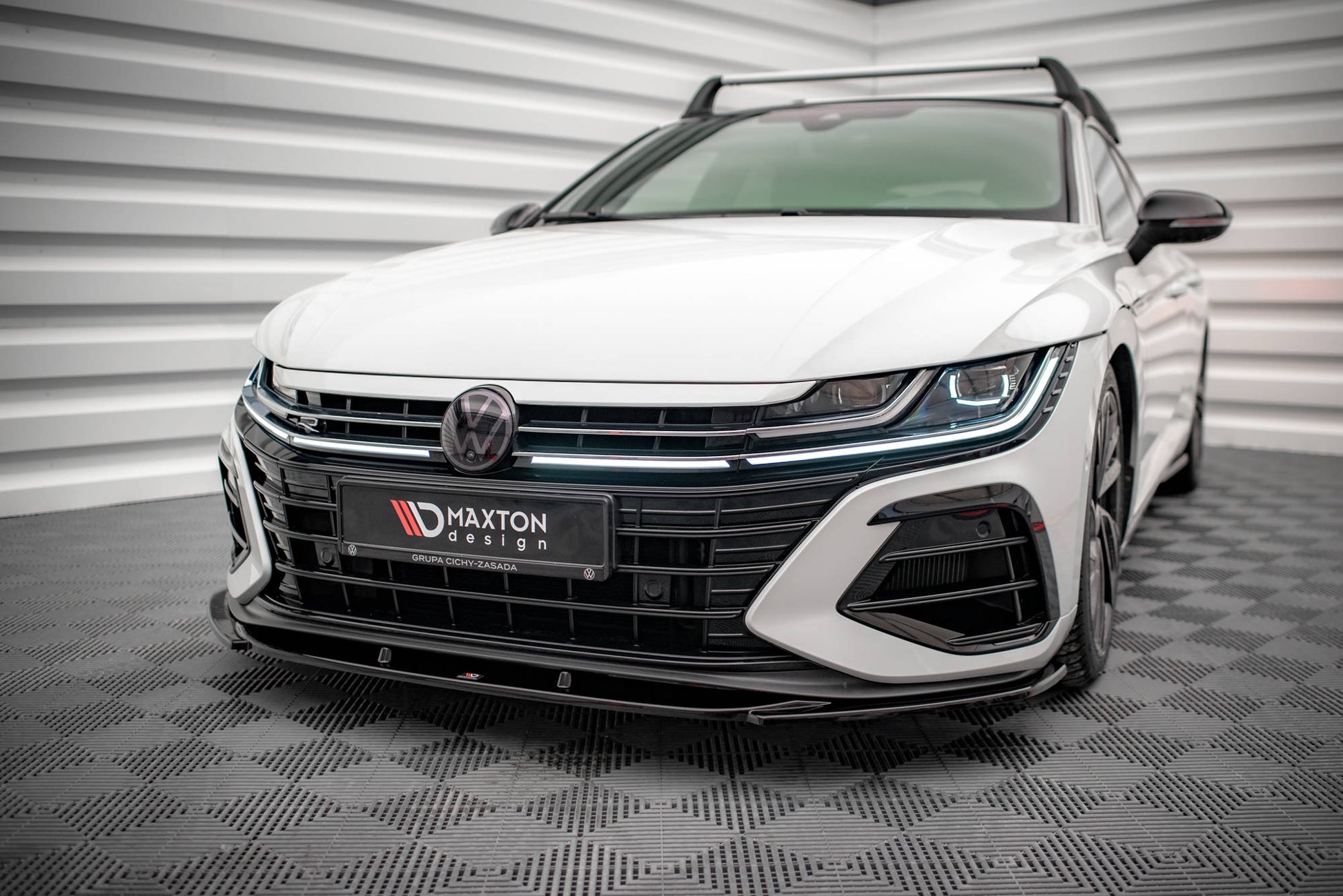 Front Ansatz V.1 für Volkswagen Arteon R schwarz Hochglanz