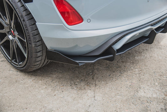 Robuste Racing Diffusor Heck Ansatz +Flaps für Ford Fiesta Mk8 ST schwarz Hochglanz