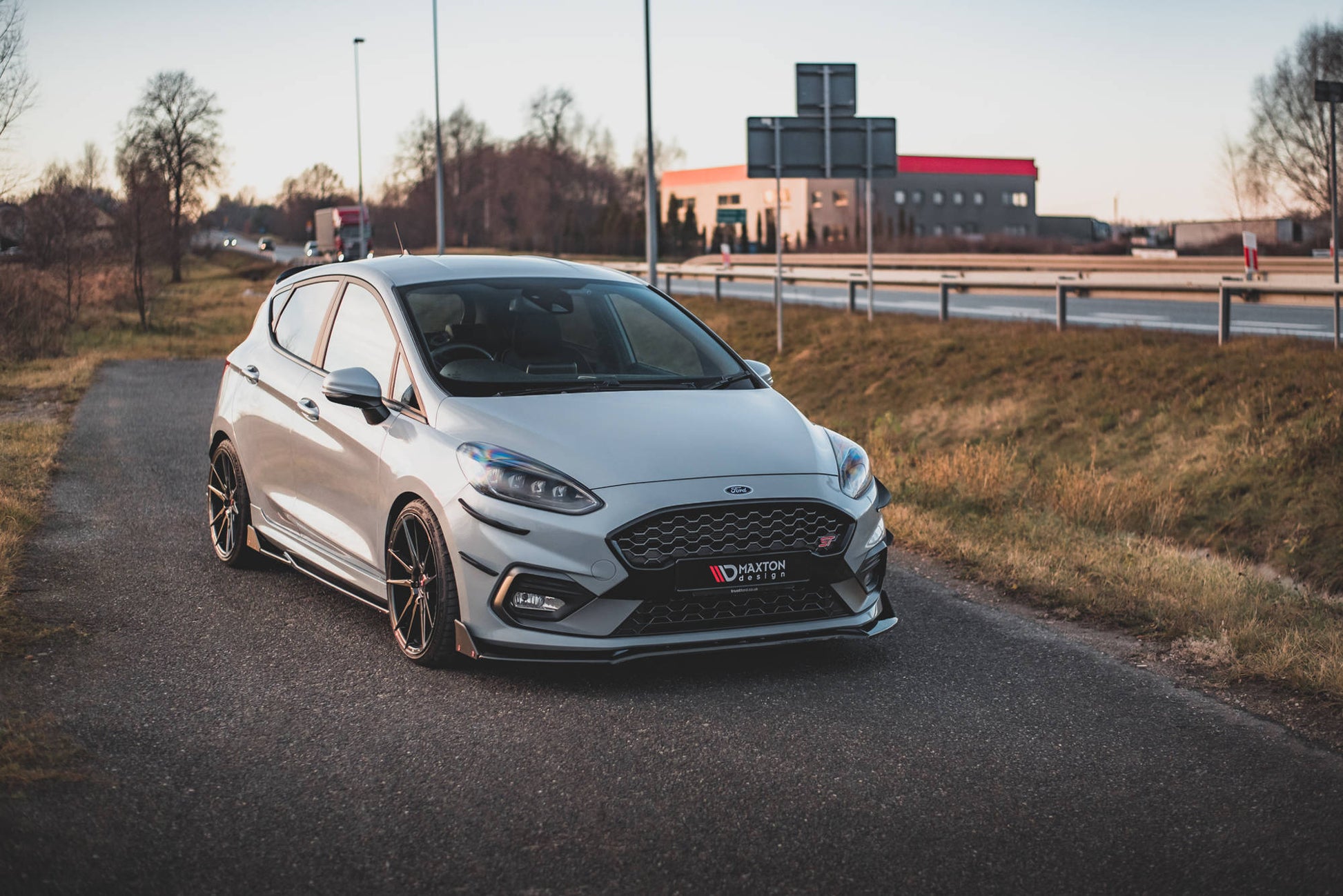 Front Ansatz +Flaps für V.4 Ford Fiesta ST / ST-Line
