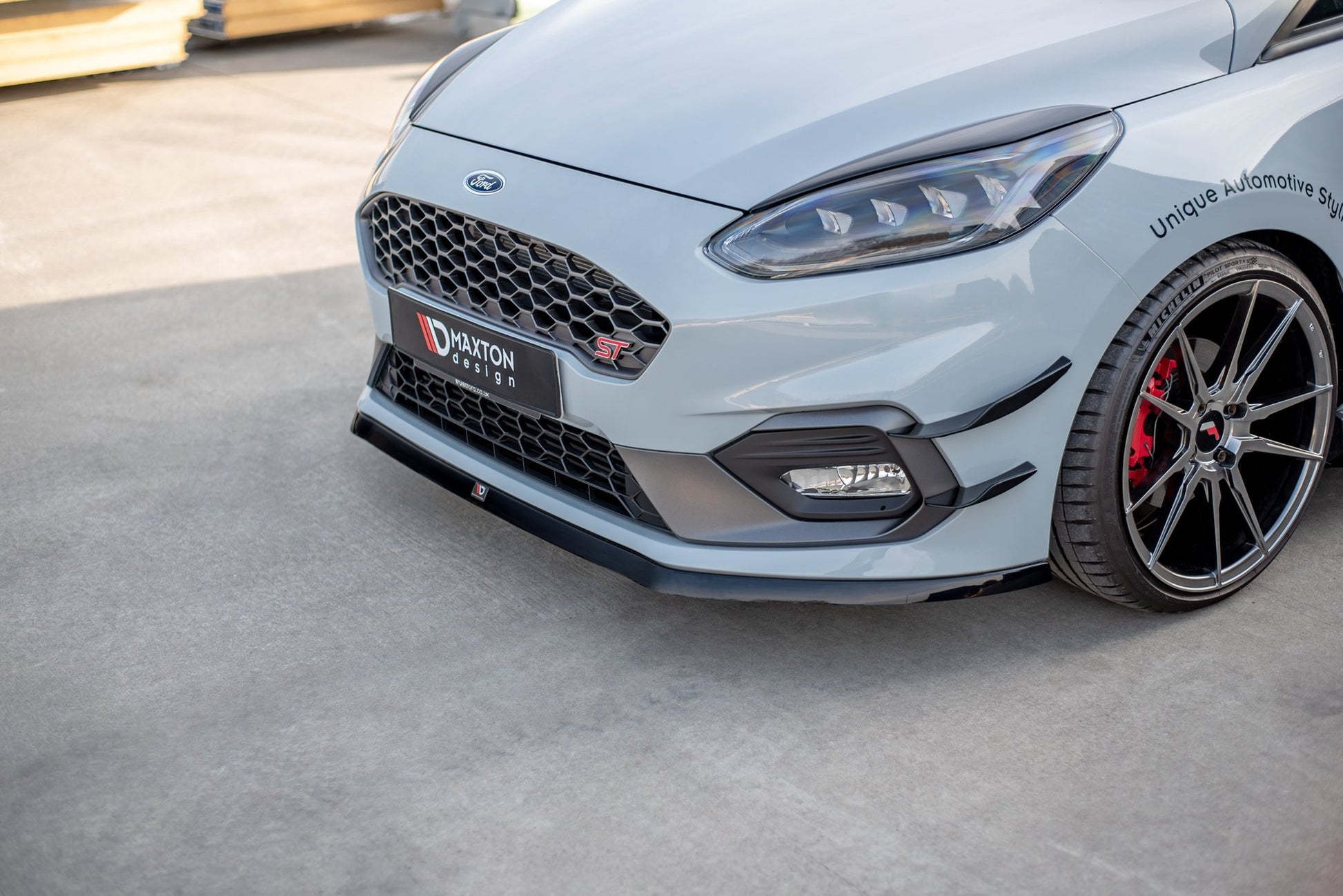 Front Ansatz V.6 für Ford Fiesta Mk8 ST / ST-Line schwarz matt