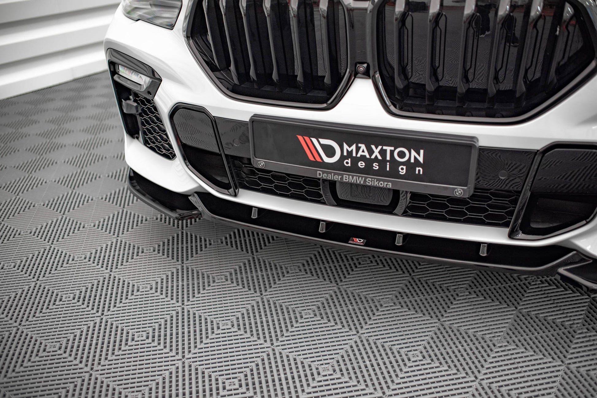 Front Ansatz V.1 für BMW X6 M-Paket G06 schwarz Hochglanz