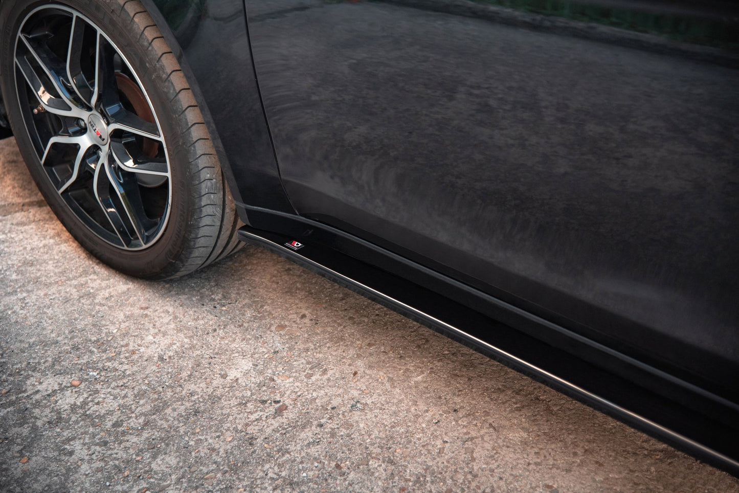 Seitenschweller Ansatz für Mitsubishi Lancer Mk8 schwarz Hochglanz