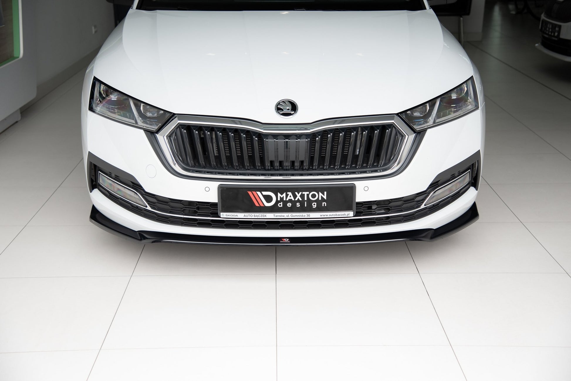Front Ansatz V.2 für Skoda Octavia Mk4 Carbon Look