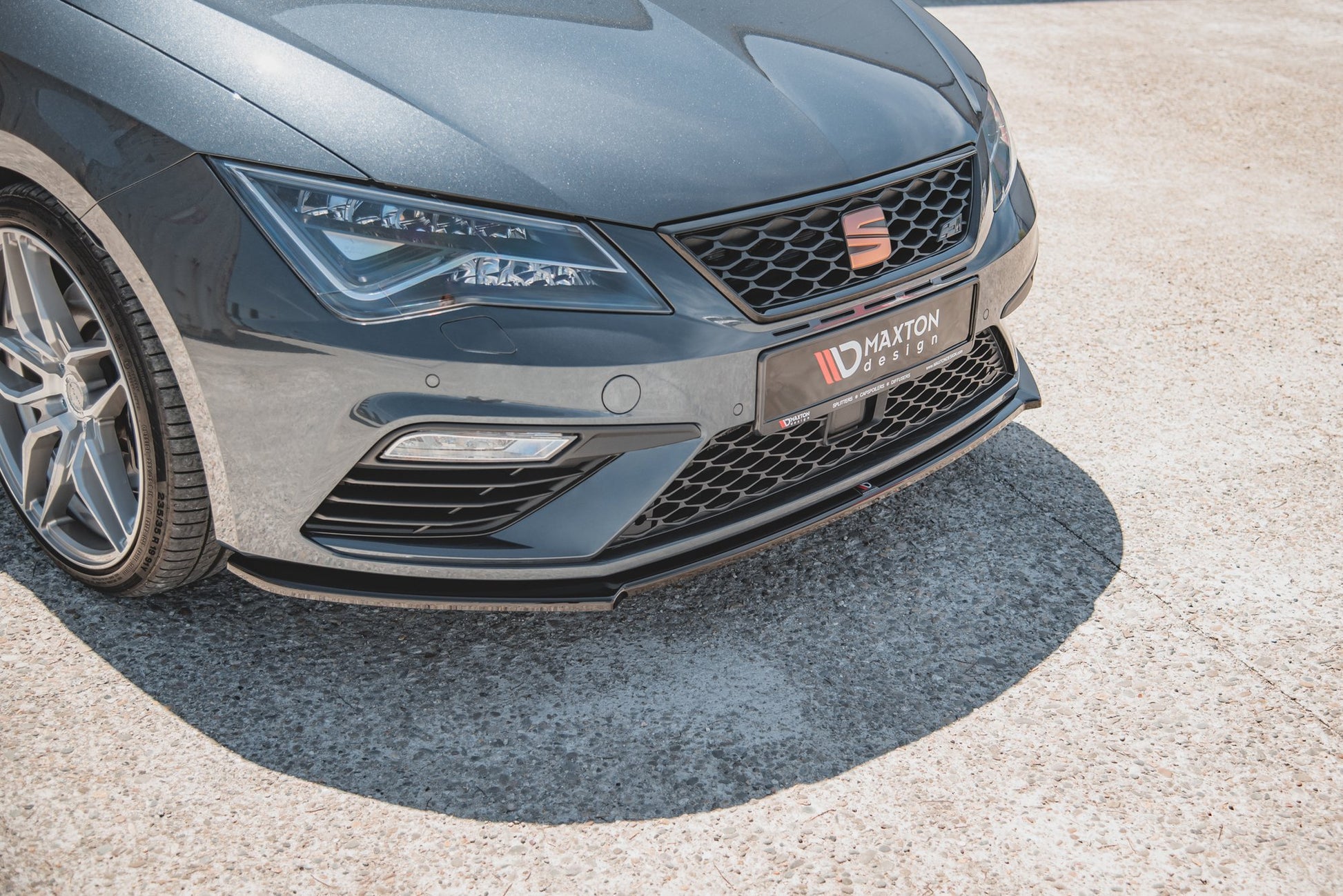 Front Ansatz V.4 für Seat Leon Cupra / FR Mk3 FL schwarz Hochglanz