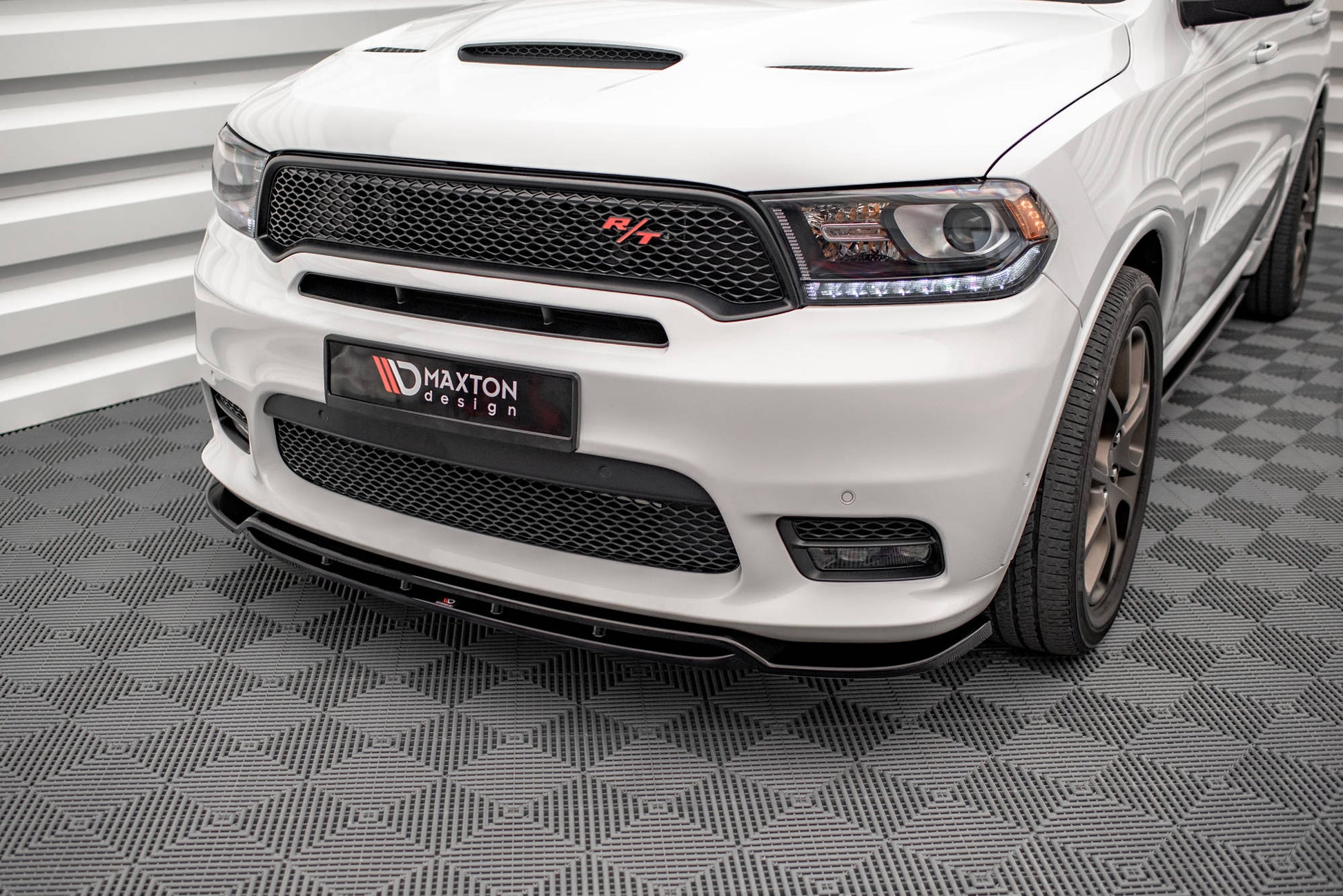 Front Ansatz V.1 für Dodge Durango RT Mk3 Facelift schwarz Hochglanz