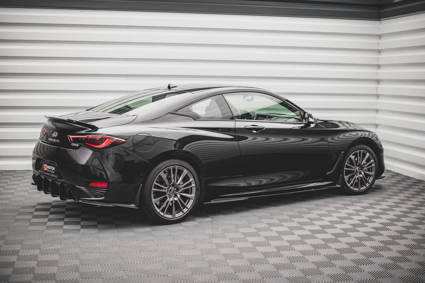 Seitenschweller Ansatz für Infiniti Q60 S Mk2 schwarz Hochglanz