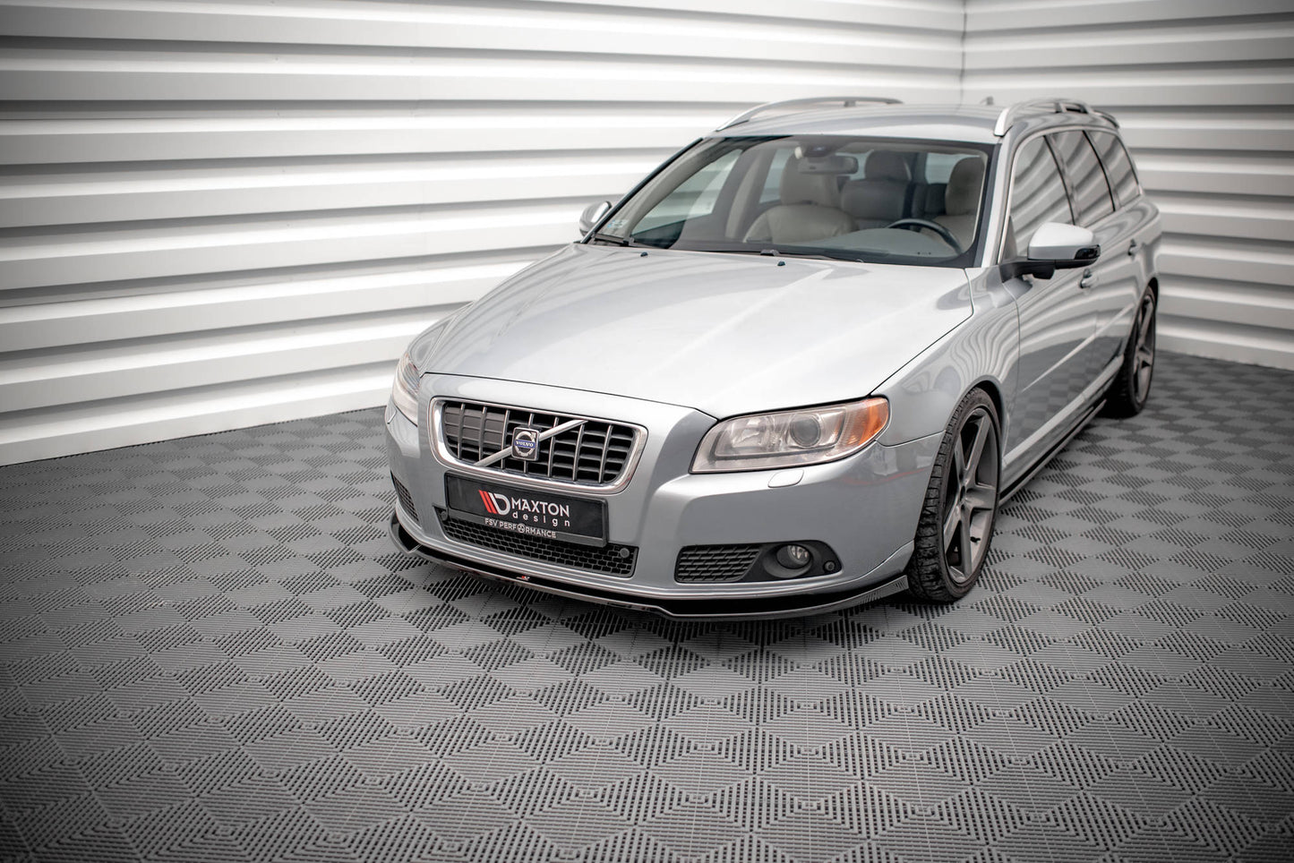 Front Ansatz V.2 für Volvo V70 Mk3 schwarz matt