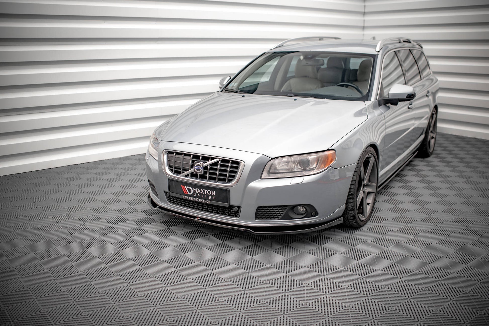 Front Ansatz V.2 für Volvo V70 Mk3 Carbon Look