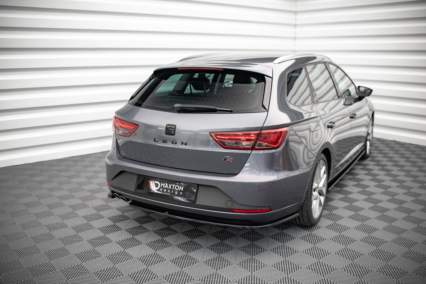 Heck Ansatz Flaps Diffusor V.1 für Seat Leon FR Sportstourer Mk3 Carbon Look