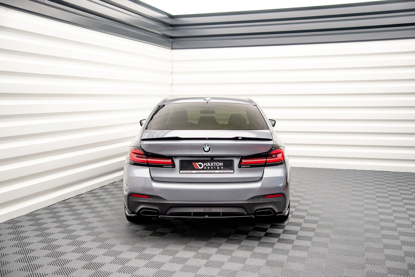 Mittlerer Diffusor Heck Ansatz für BMW 5er G30 Facelift M-Paket schwarz matt