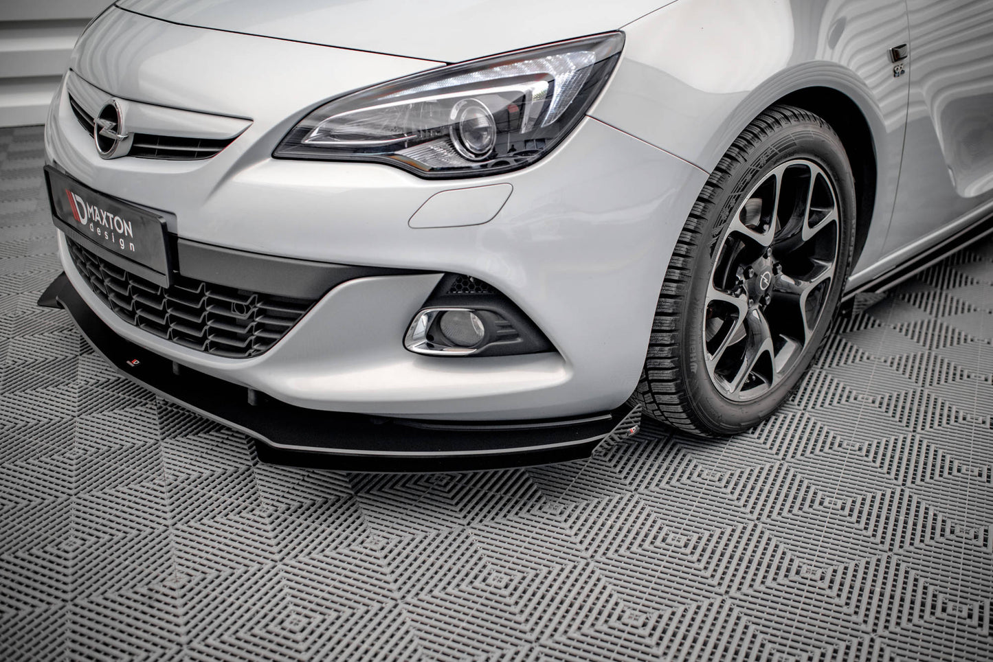 Front Flaps Opel Astra GTC OPC-Line J schwarz Hochglanz