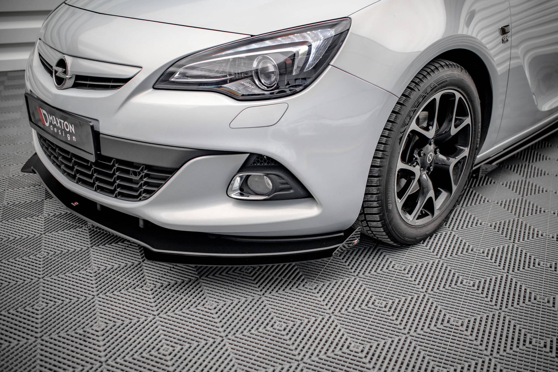 Front Flaps Opel Astra GTC OPC-Line J schwarz Hochglanz