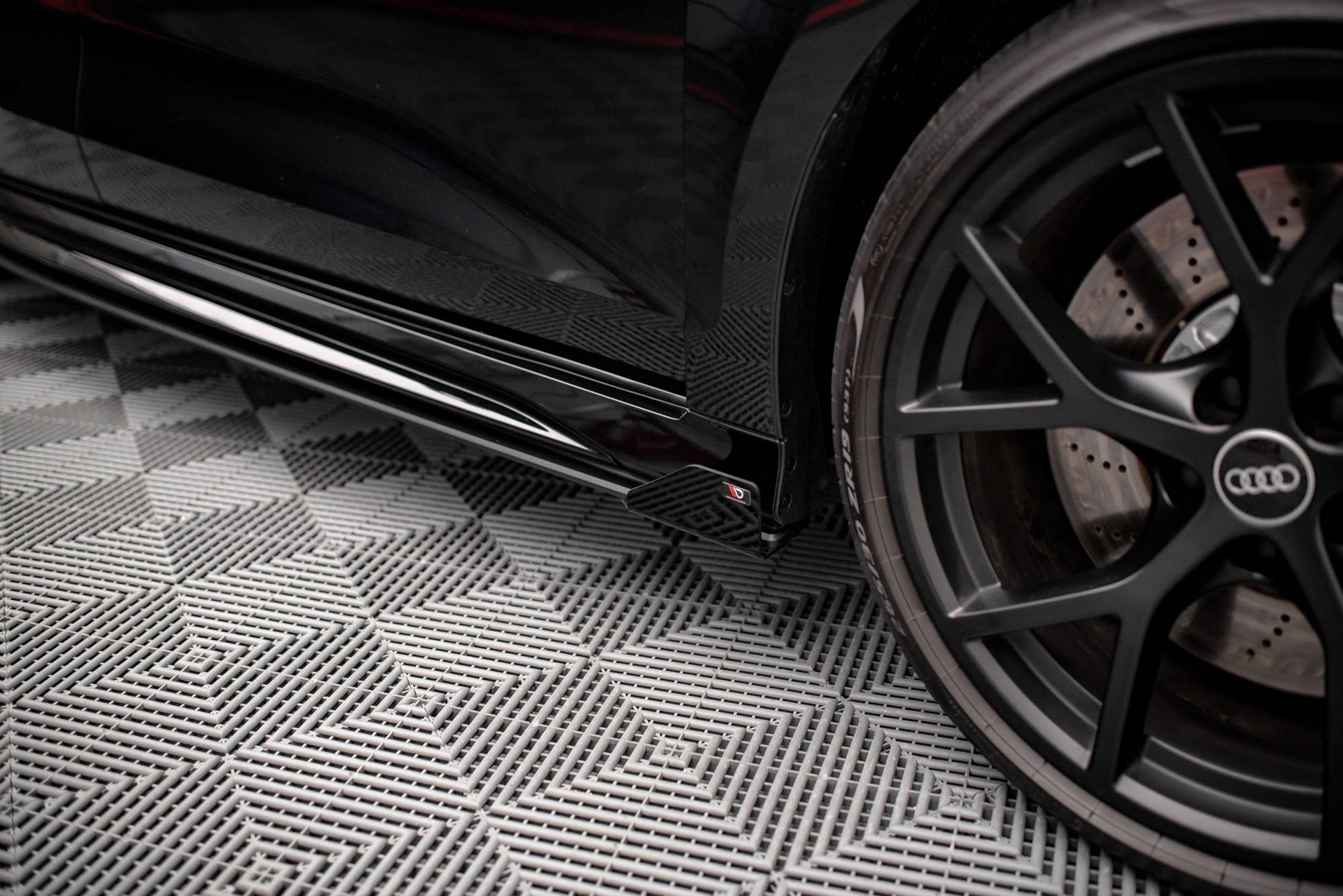 Side Flaps Audi RS3 Sportback 8Y schwarz Hochglanz