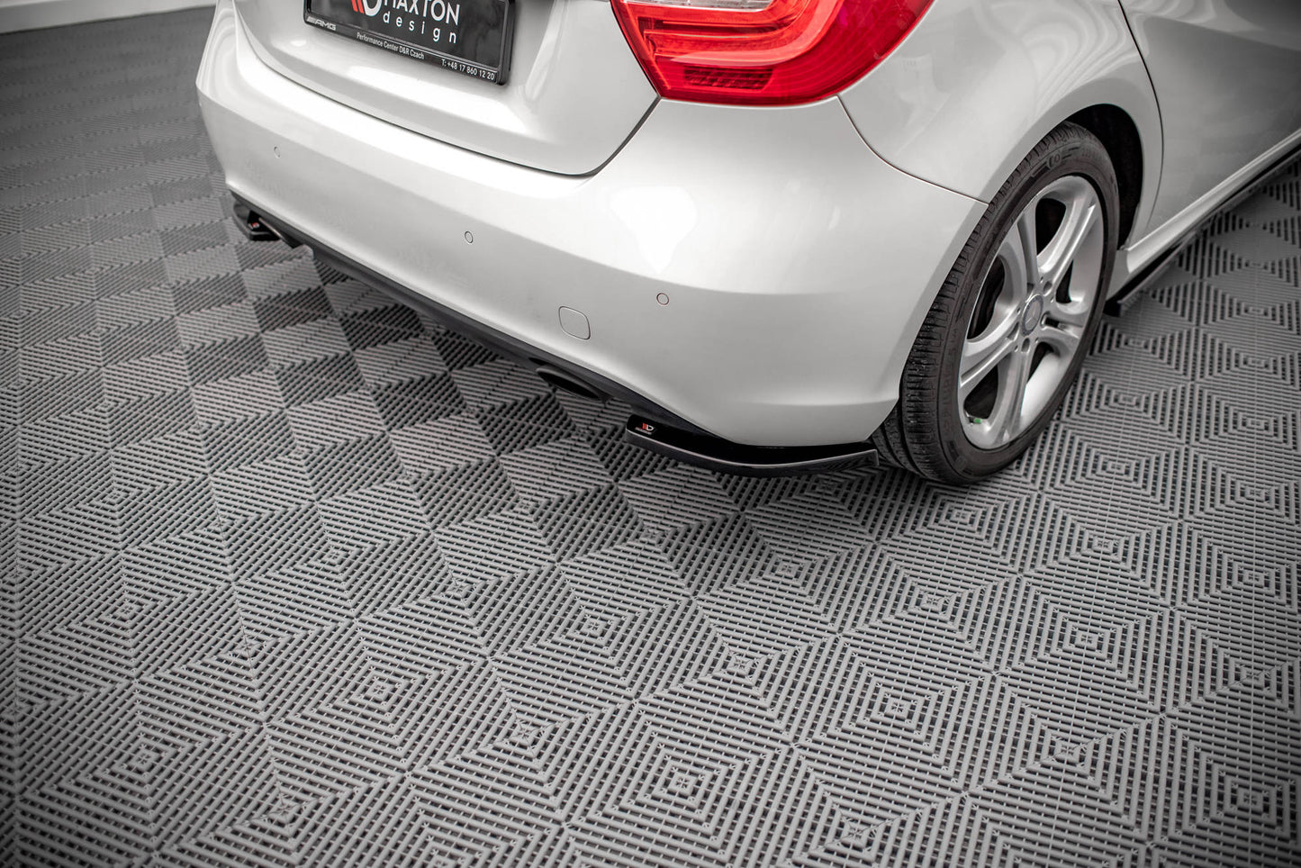 Heck Ansatz Flaps Diffusor V.2 für Mercedes-Benz A W176 Carbon Look