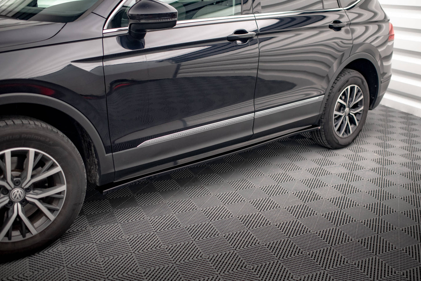 Seitenschweller Ansatz für Volkswagen Tiguan Allspace Mk2 Carbon Look