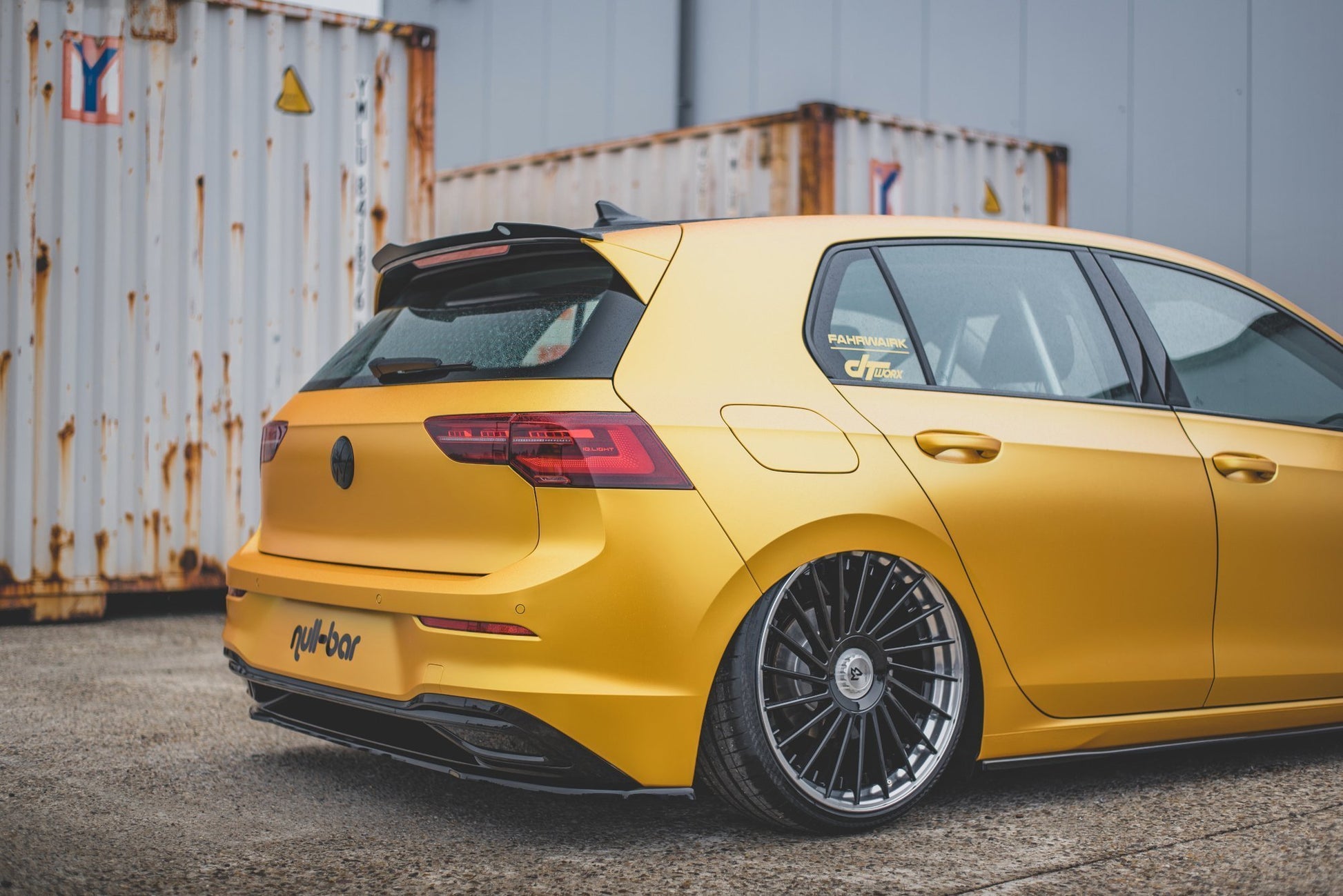 Spoiler CAP V.1 für VW Golf 8 Carbon Look