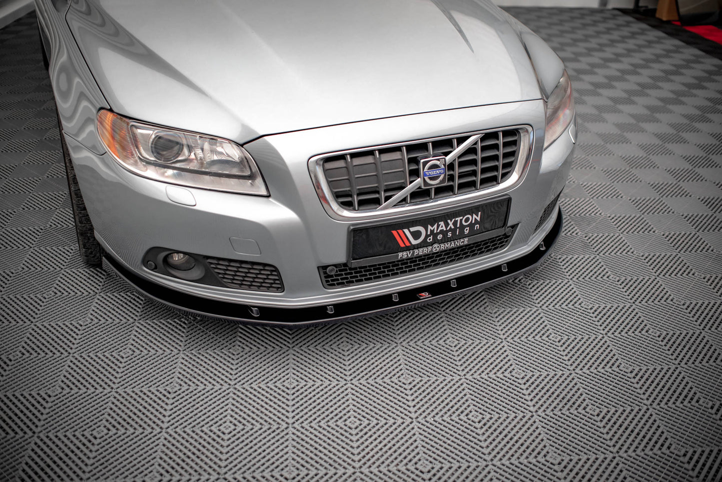 Front Ansatz V.1 für Volvo V70 Mk3 schwarz matt