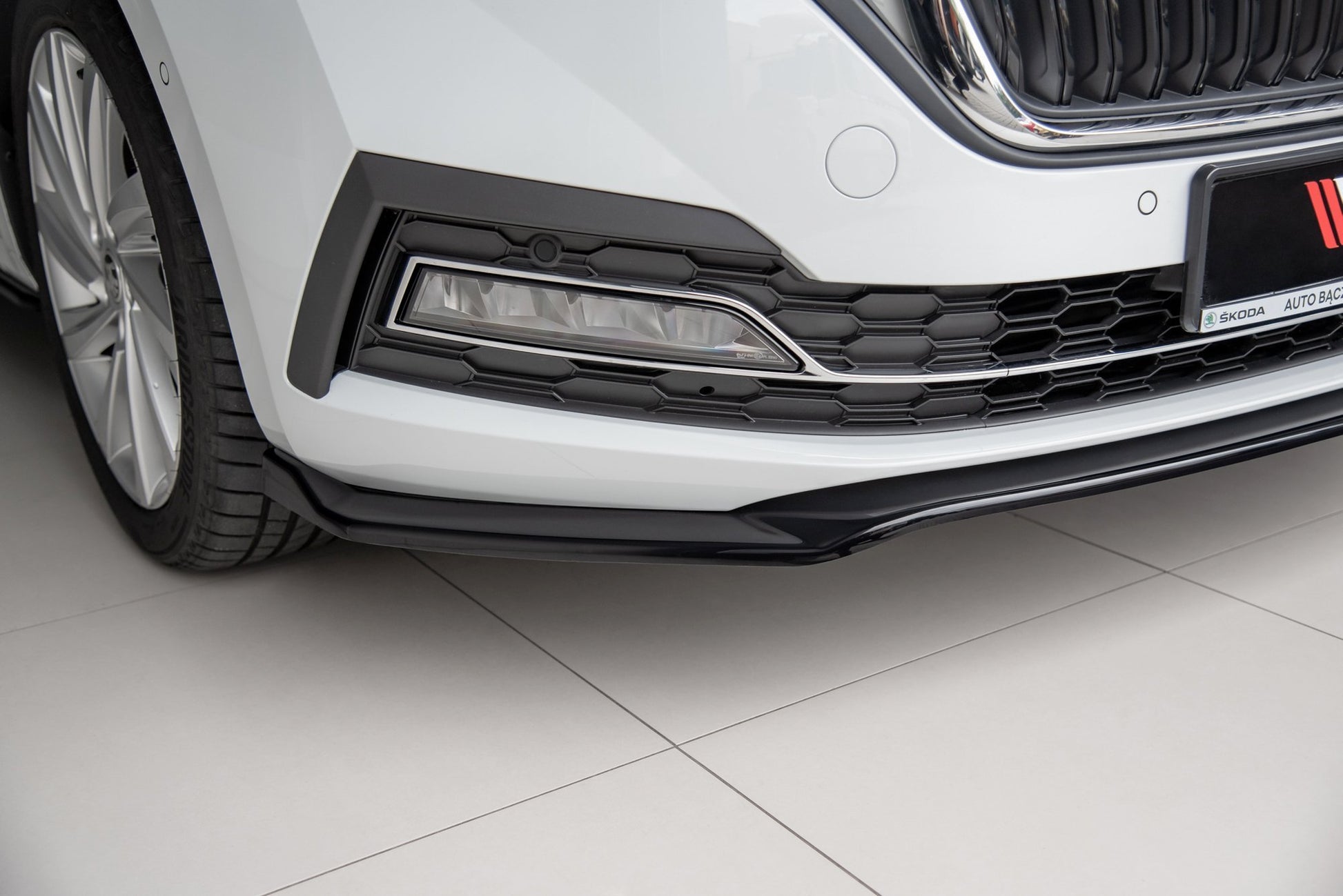 Front Ansatz V.2 für Skoda Octavia Mk4 Carbon Look