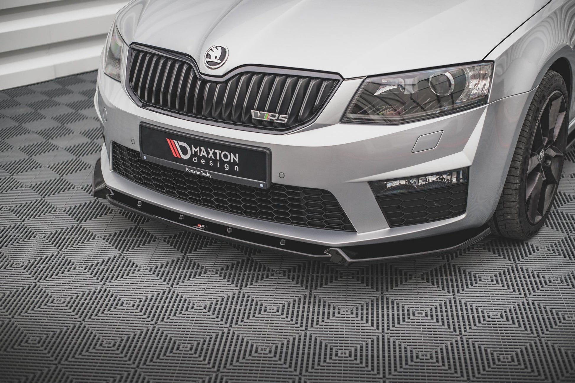 Front Ansatz V.3 für Skoda Octavia RS Mk3 schwarz matt