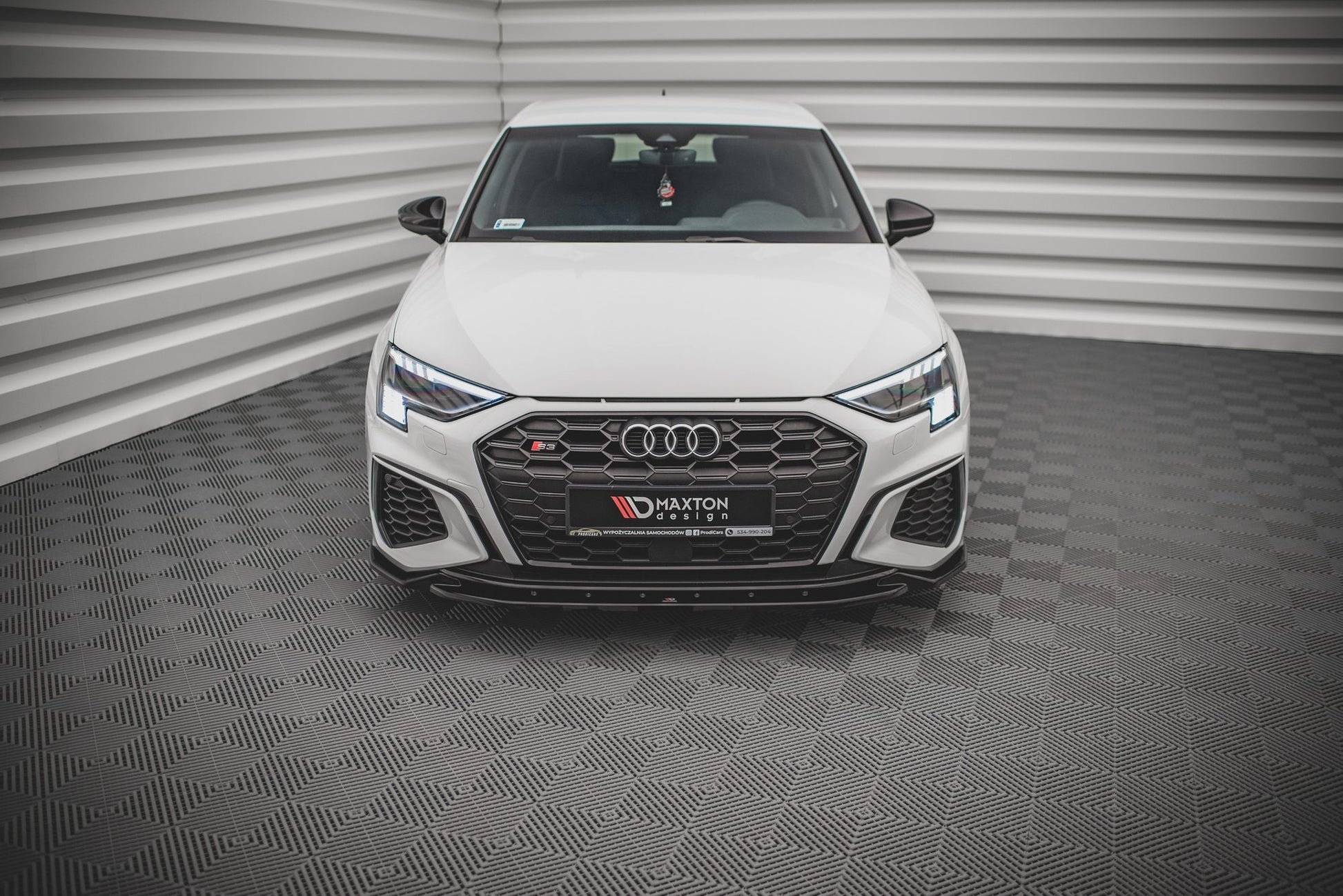Front Ansatz V.2 für Audi S3 / A3 S-Line 8Y schwarz Hochglanz