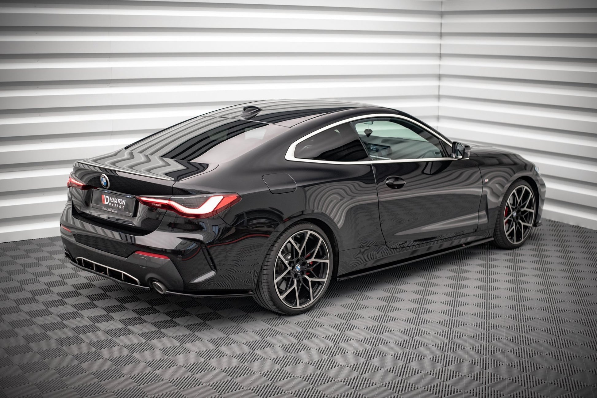 Heck Ansatz Flaps Diffusor V.1 für BMW 4er M-Paket G22 schwarz Hochglanz