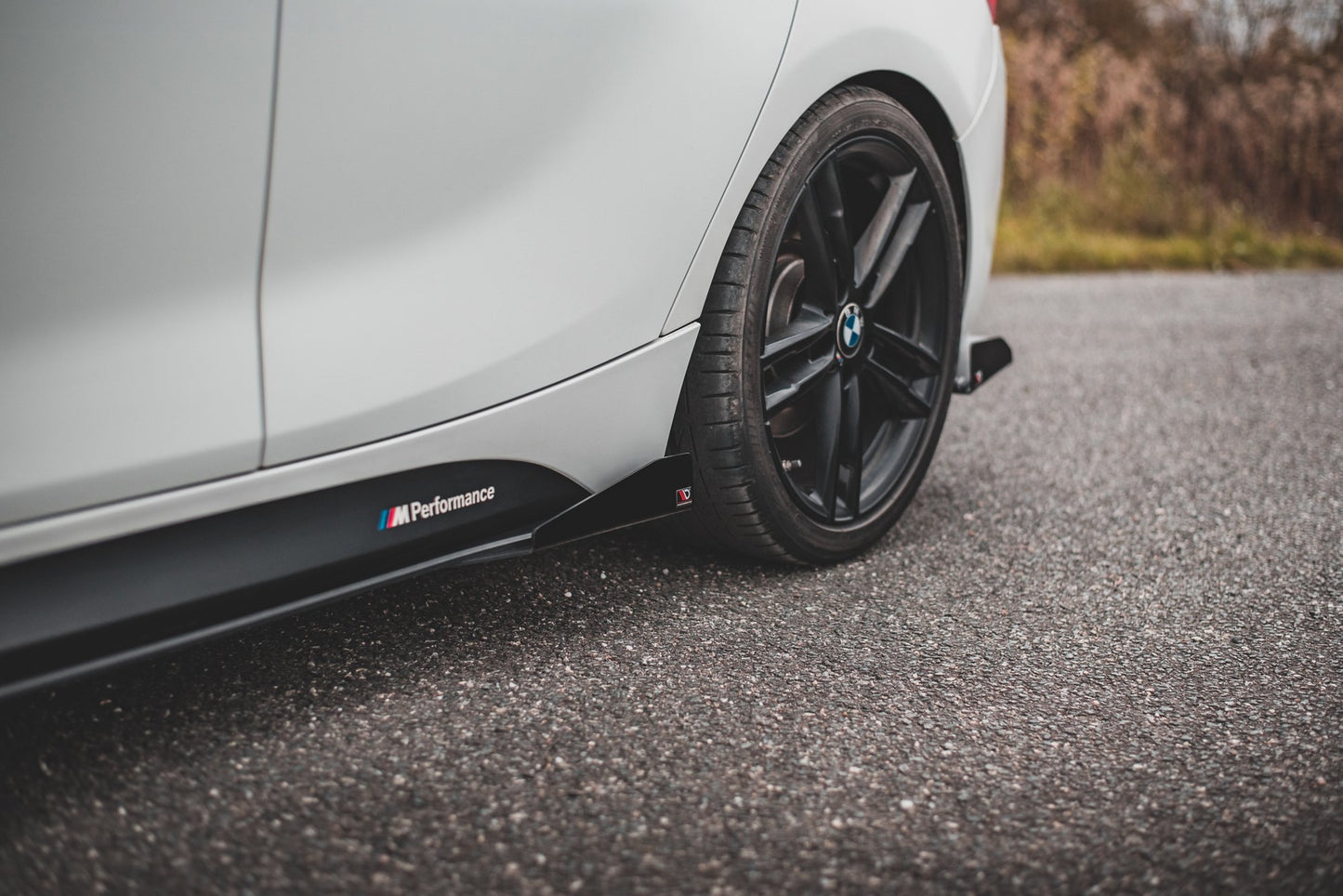 Side Flaps BMW 1er F20 M135i / M140i / M-Paket schwarz Hochglanz