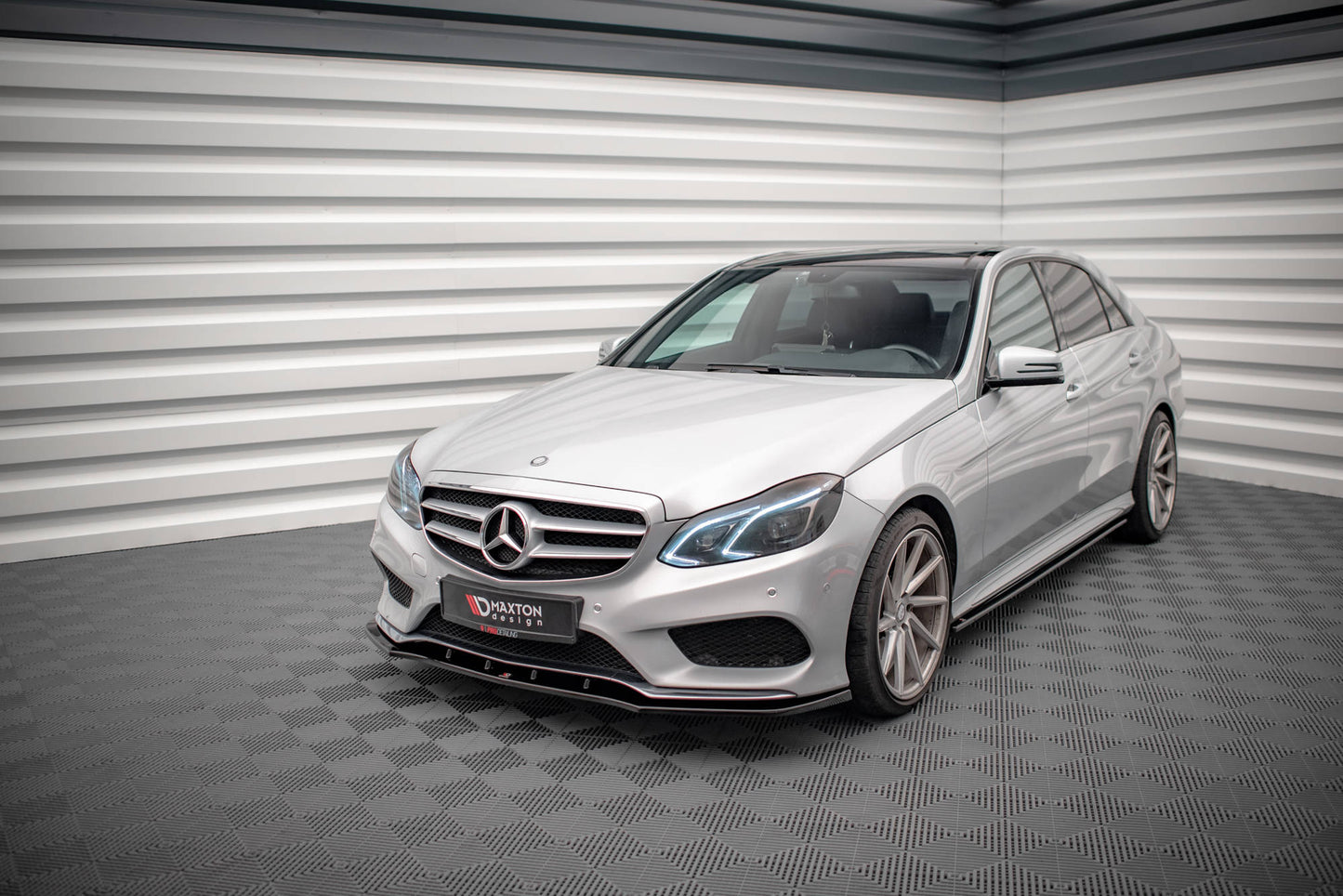 Front Ansatz V.1 für Mercedes-Benz E AMG-Line Limousine W212 Facelift schwarz matt