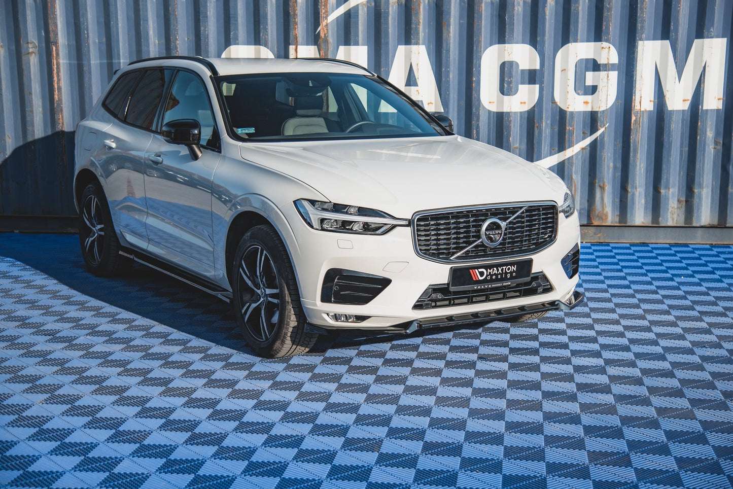 Front Ansatz V.2 für Volvo XC60 Mk2 R-Design schwarz Hochglanz