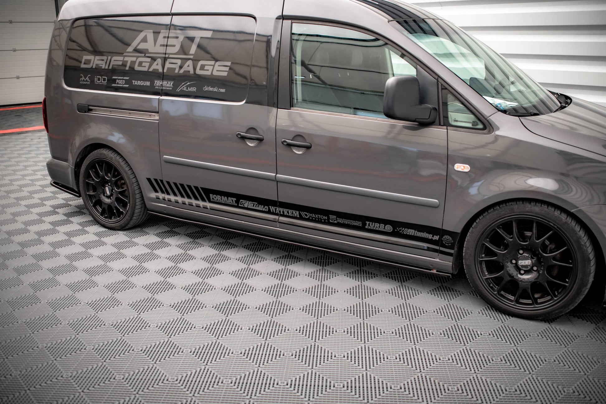 Seitenschweller Ansatz für Volkswagen Caddy Long Mk3 Facelift Carbon Look