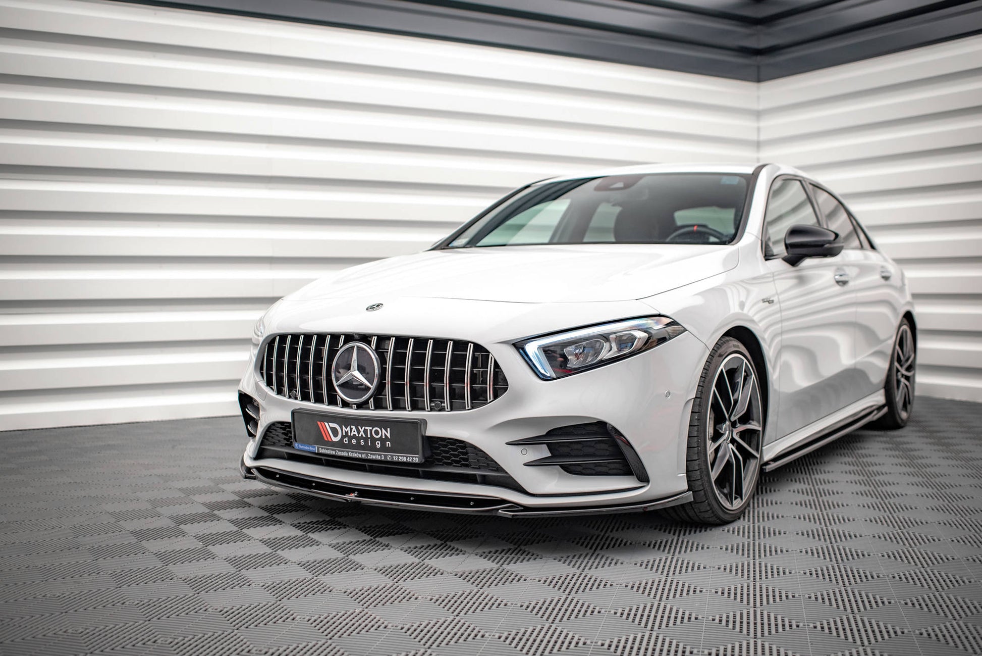 Front Ansatz V.5 für Mercedes A35 AMG / AMG-Line W177  schwarz matt