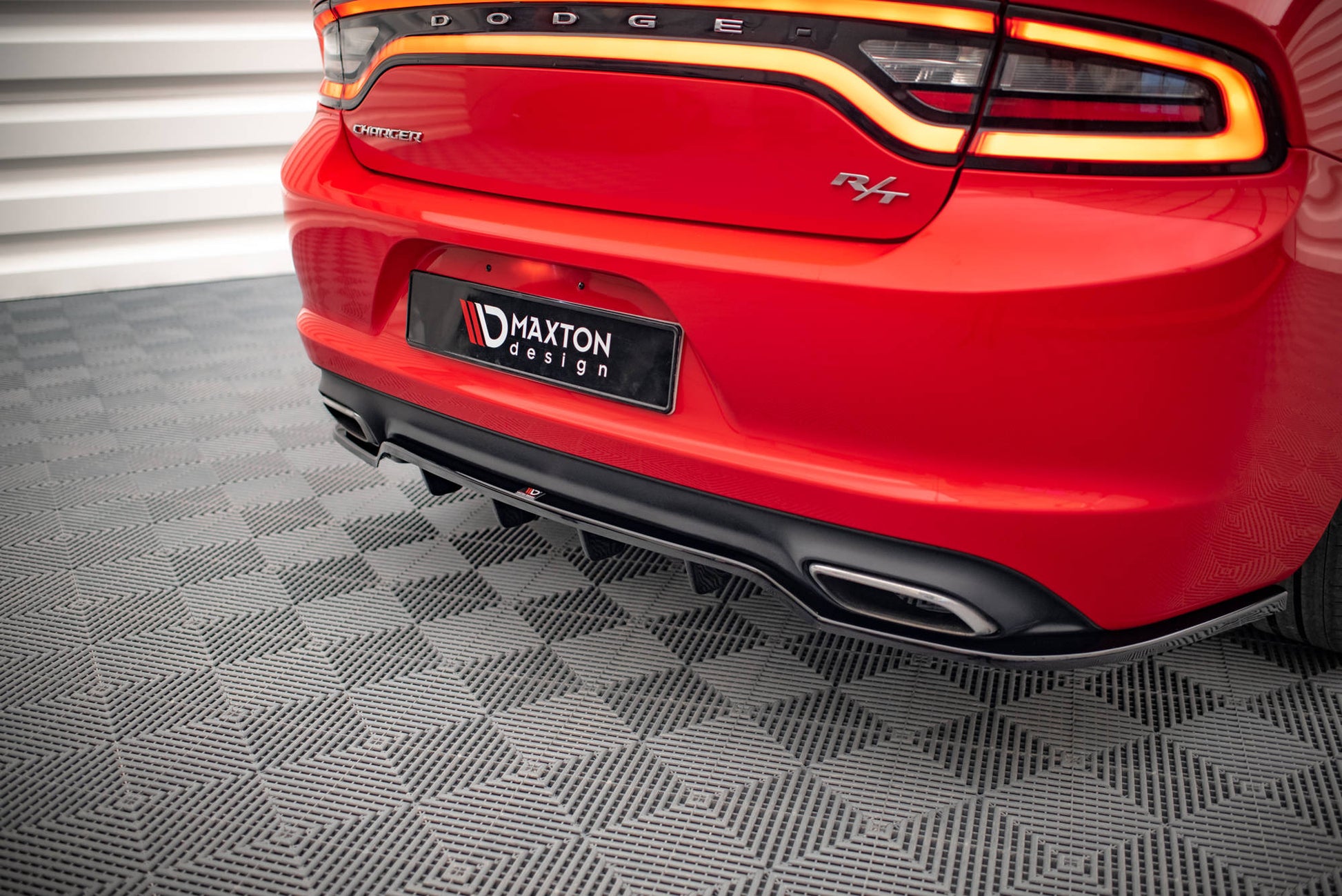 Mittlerer Diffusor Heck Ansatz DTM Look für Dodge Charger RT Mk7 Facelift Carbon Look