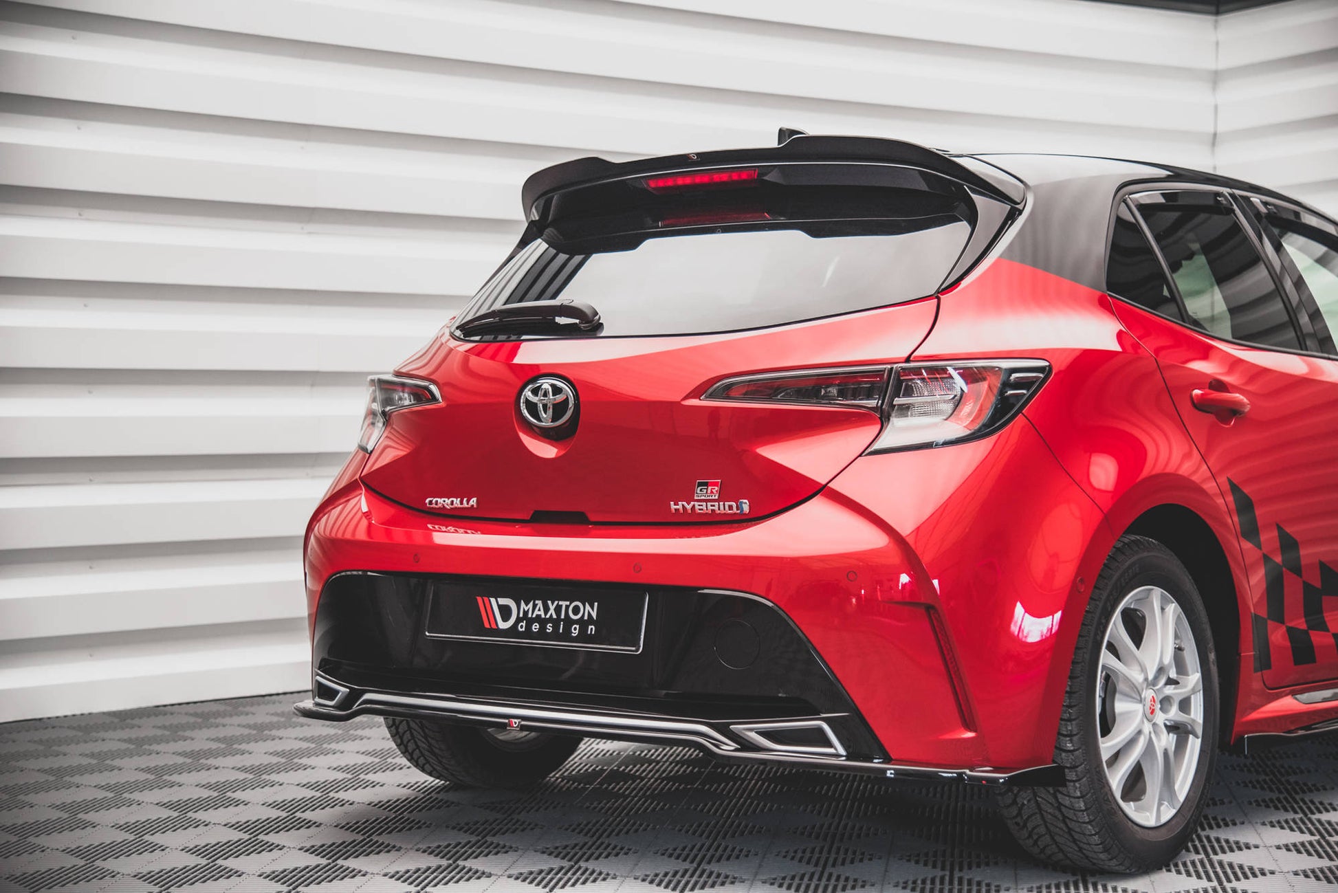 Mittlerer Diffusor Heck Ansatz für Toyota Corolla GR Sport Hatchback XII schwarz Hochglanz