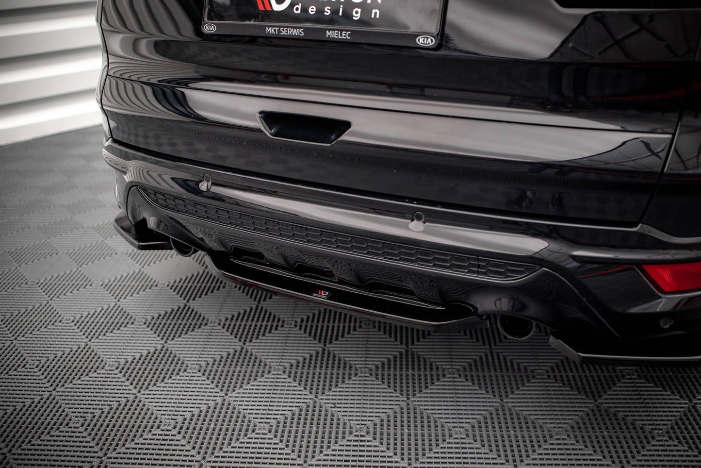 Mittlerer Diffusor Heck Ansatz für Ford Escape ST-Line Mk3 schwarz Hochglanz