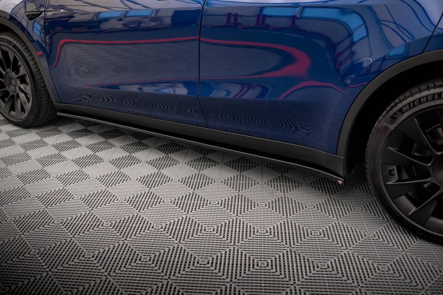 Seitenschweller Ansatz für V.2 für Tesla Model Y Carbon Look