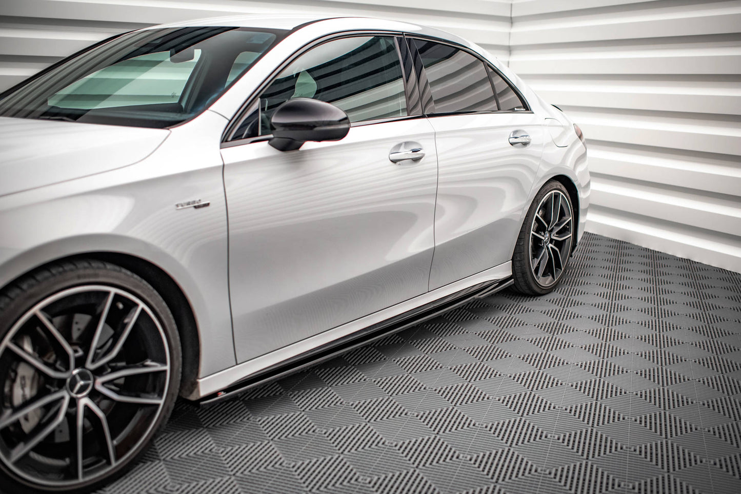 Seitenschweller Ansatz für V.2 für  Mercedes A35 AMG / AMG-Line W177  schwarz Hochglanz