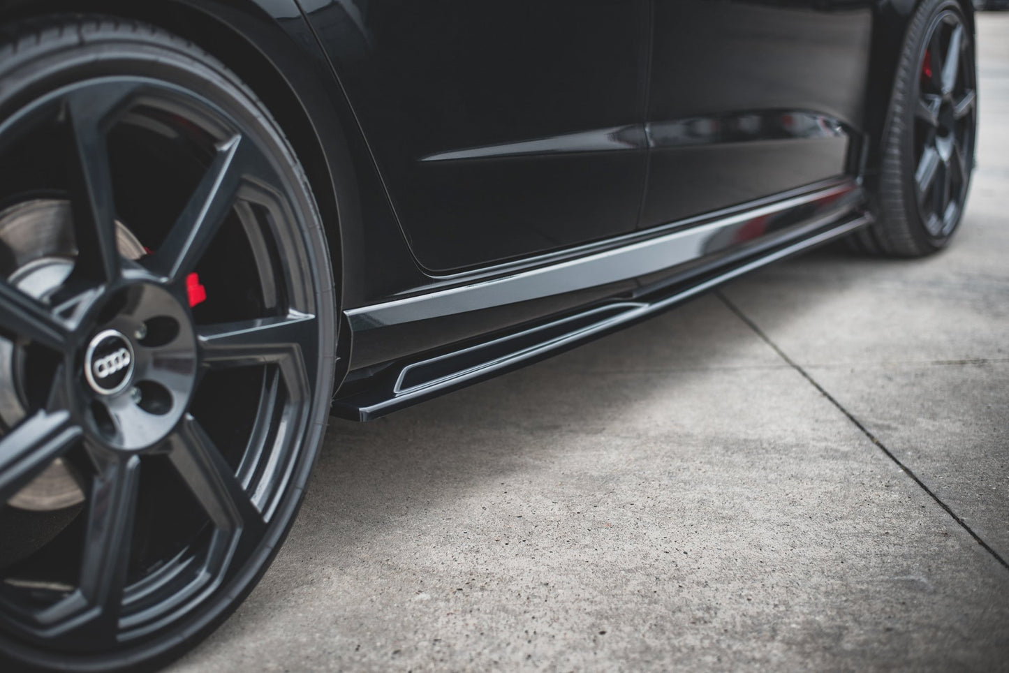 Seitenschweller Ansatz für V.2 für Audi RS3 8V Sportback Facelift schwarz matt